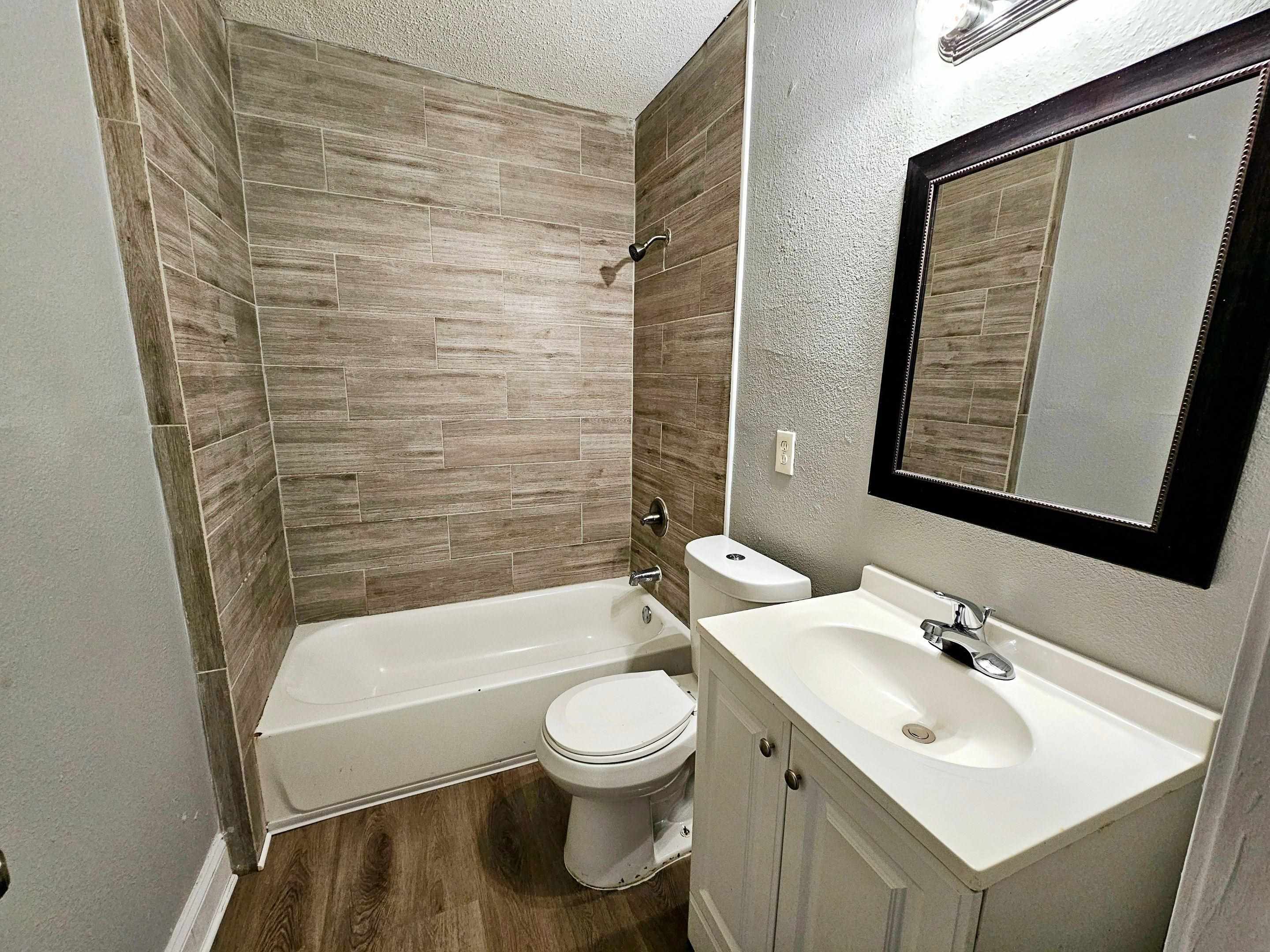 1609-1611 Hugenot St Property Photo 3
