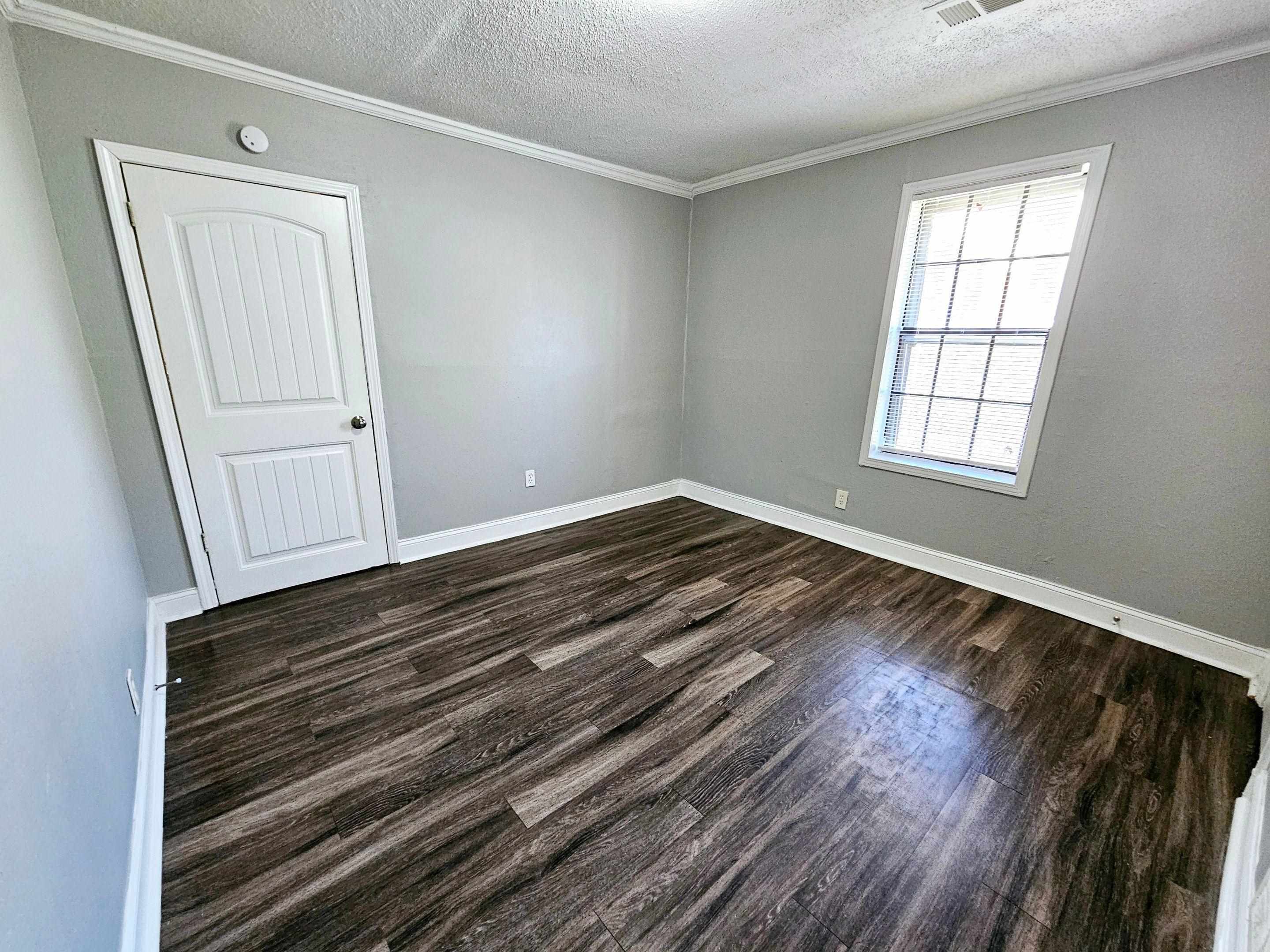 1609-1611 Hugenot St Property Photo 5