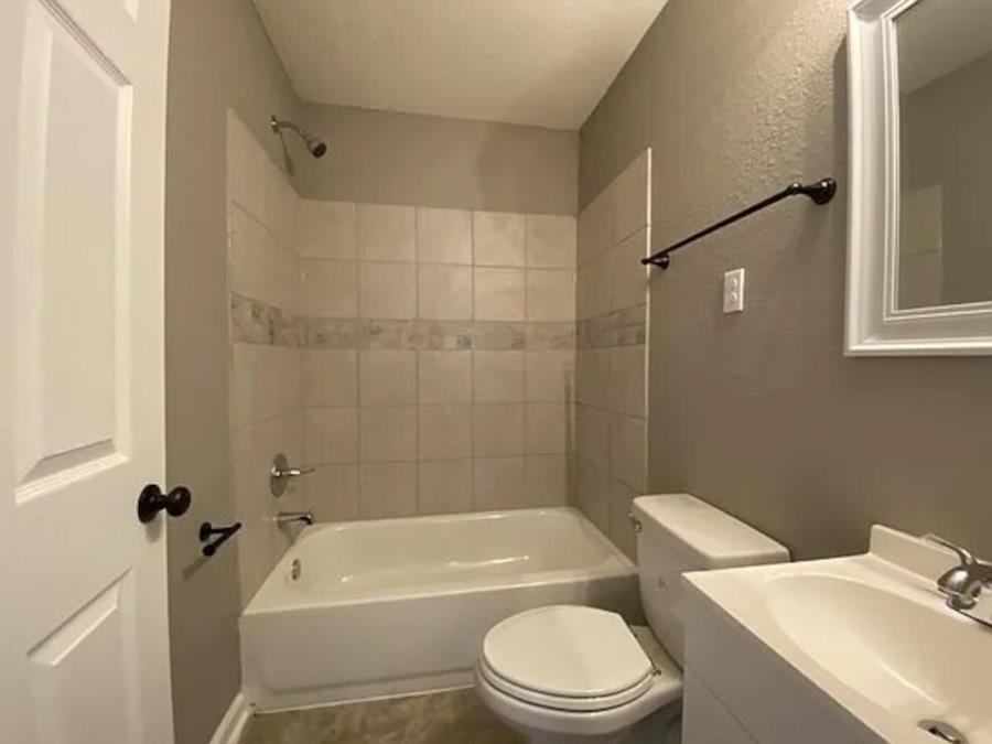 1352 S Cooper St Property Photo 4