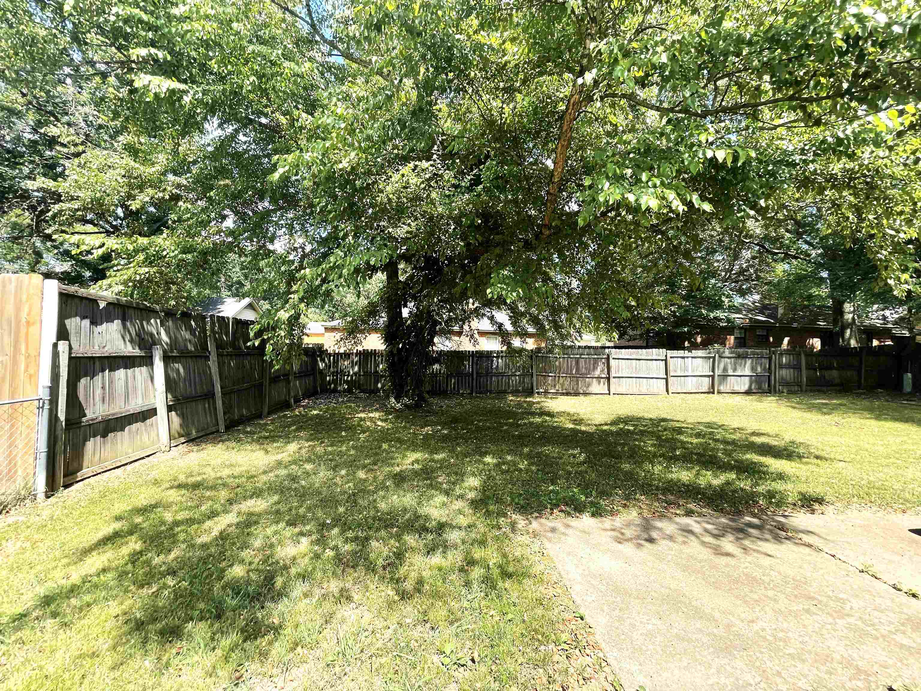 3820 Lucerne Dr Property Photo 2