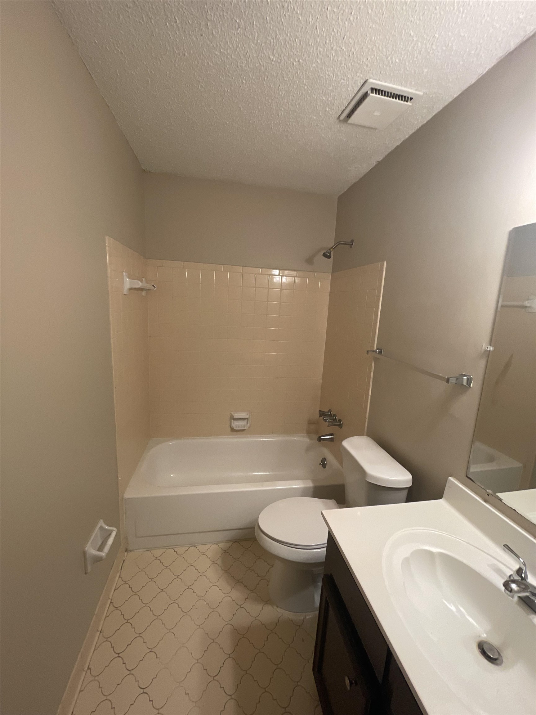 3820 Lucerne Dr Property Photo 13