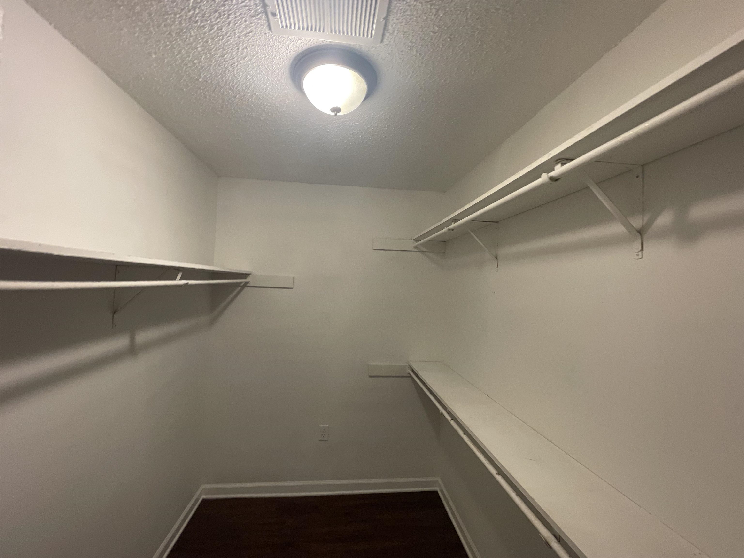 3820 Lucerne Dr Property Photo 22