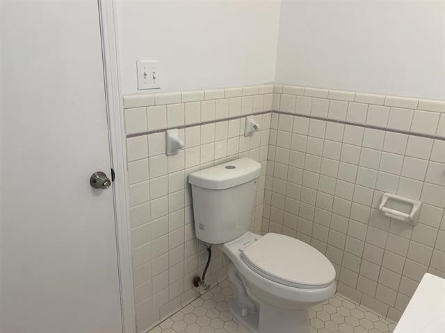 760 E Mckellar Ave Property Photo 3