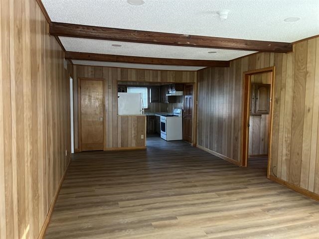 760 E Mckellar Ave Property Photo 7