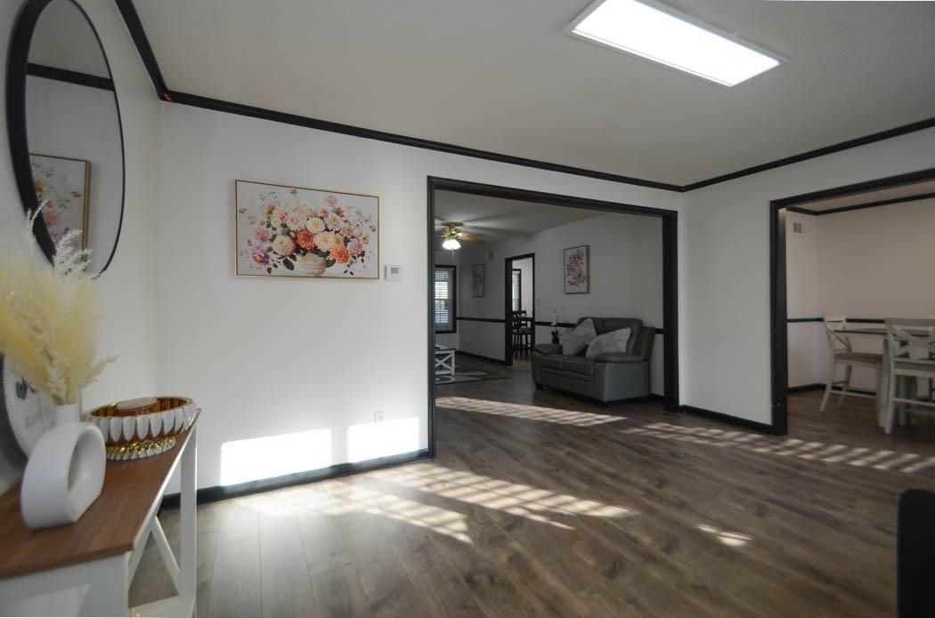 1472 Kinilwood St Property Photo 3