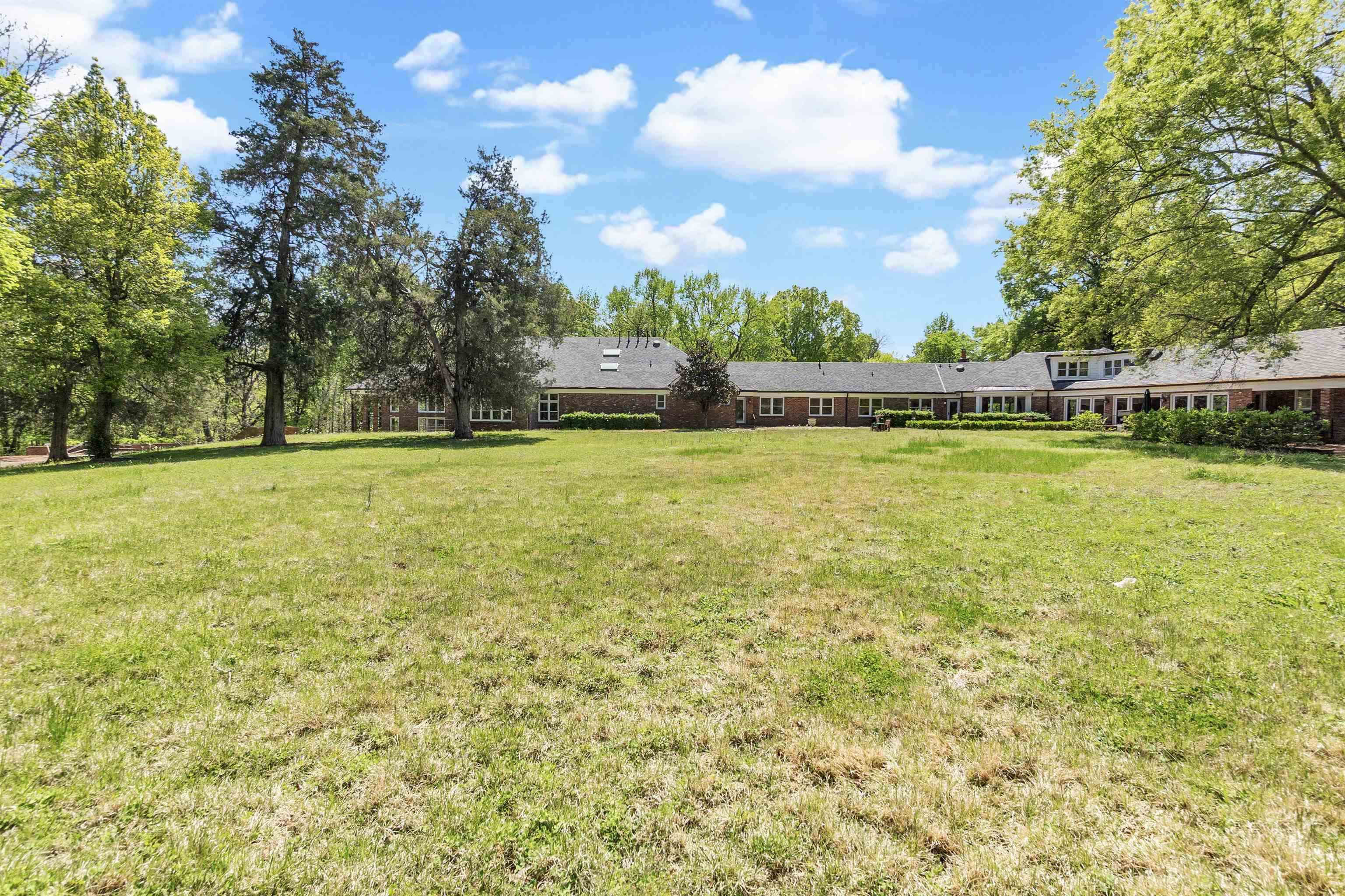 530 W Raines Rd Property Photo 6