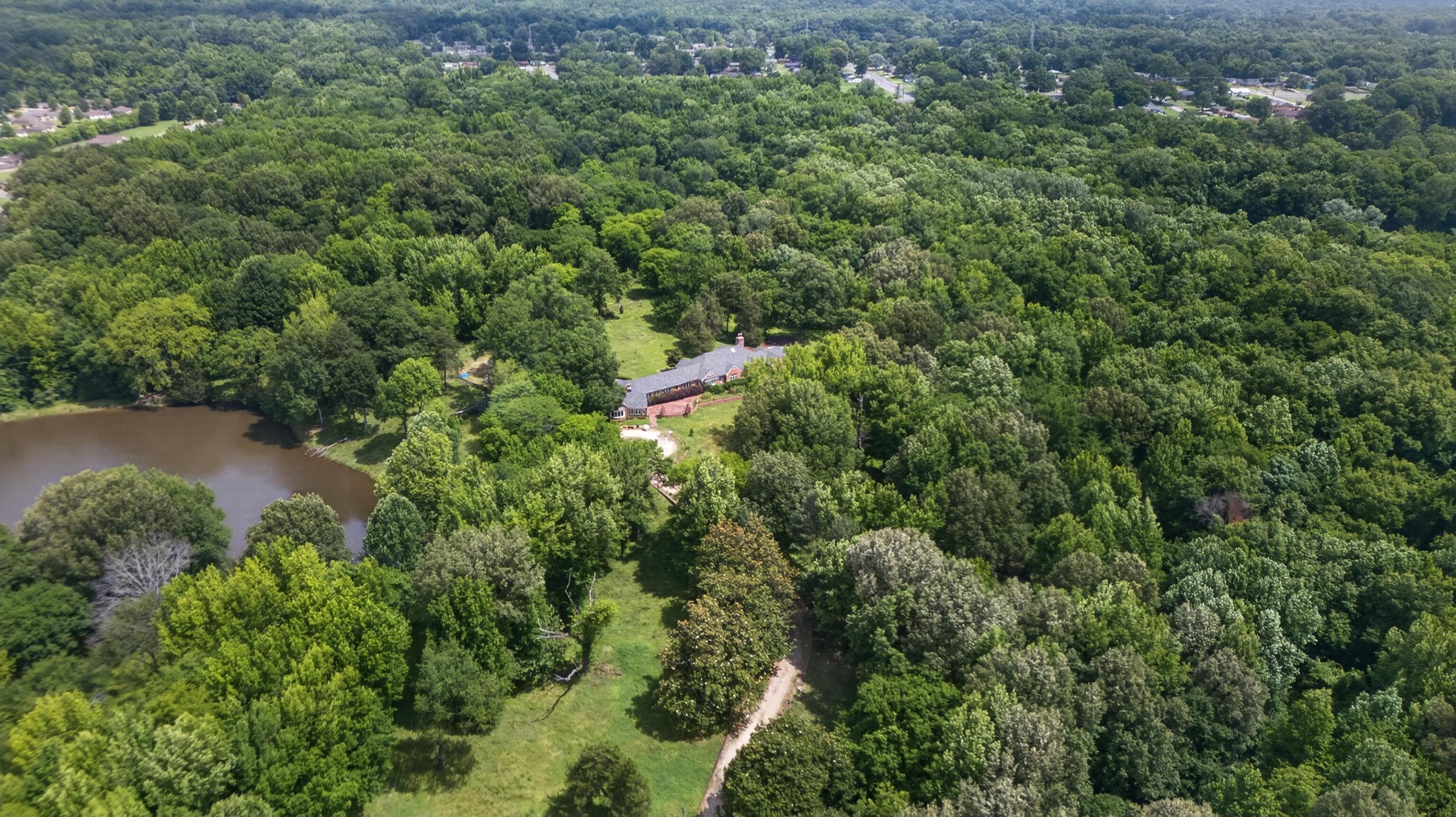530 W Raines Rd Property Photo 8