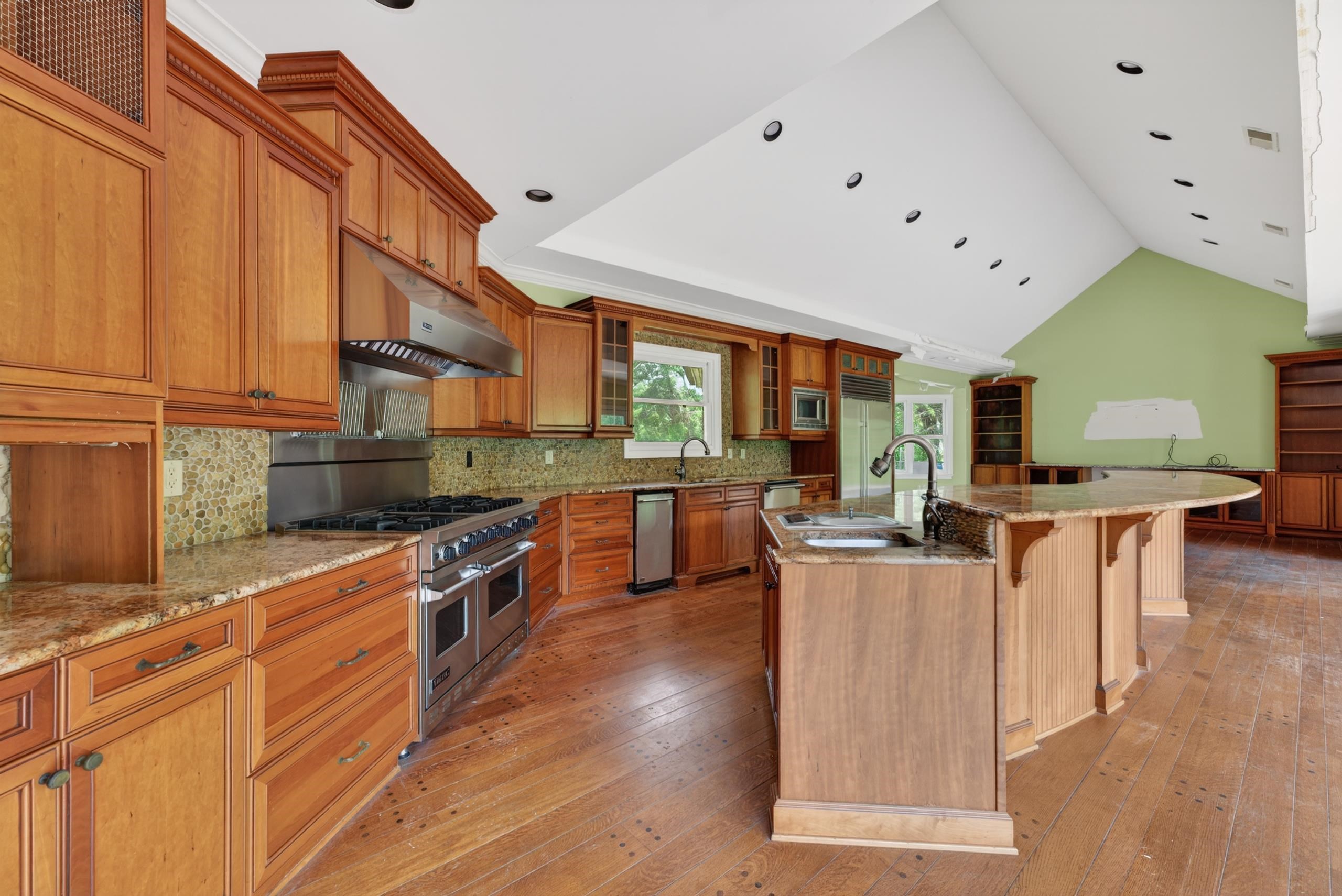 530 W Raines Rd Property Photo 10