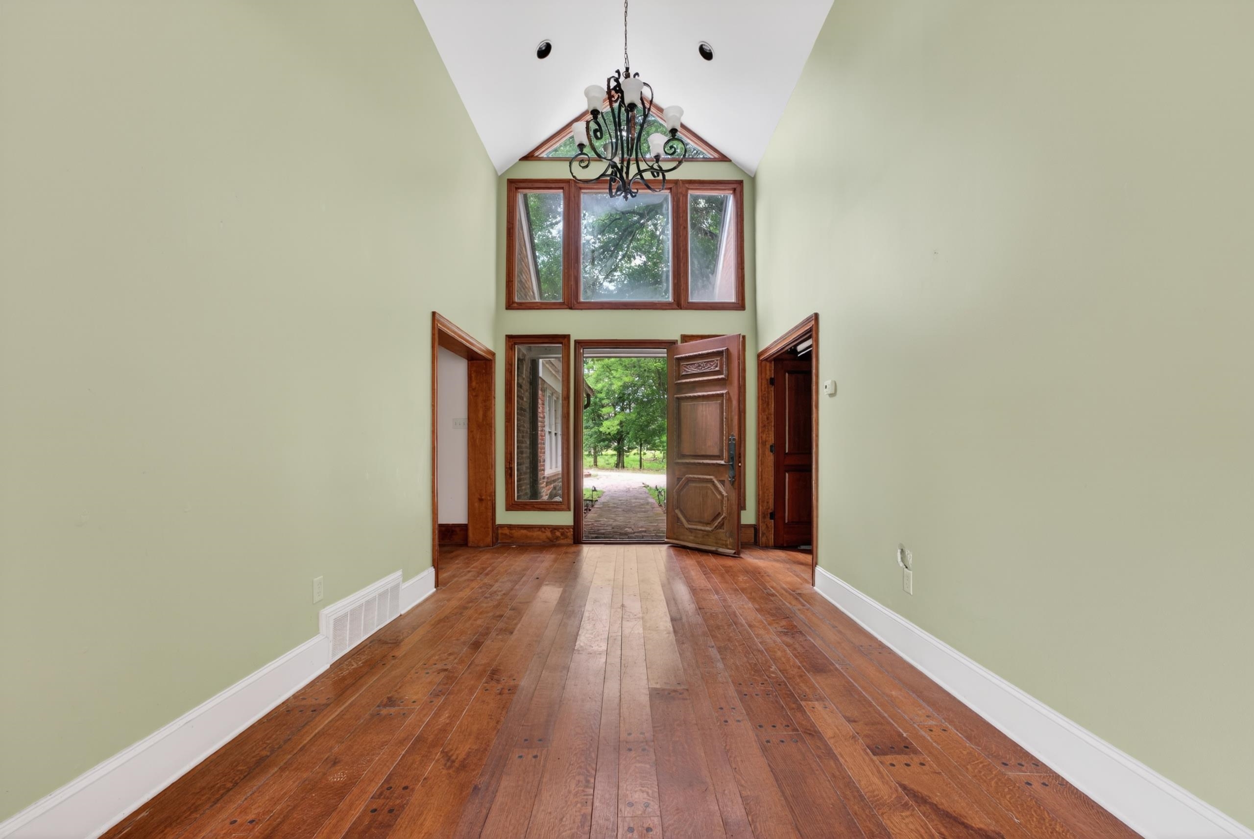 530 W Raines Rd Property Photo 14