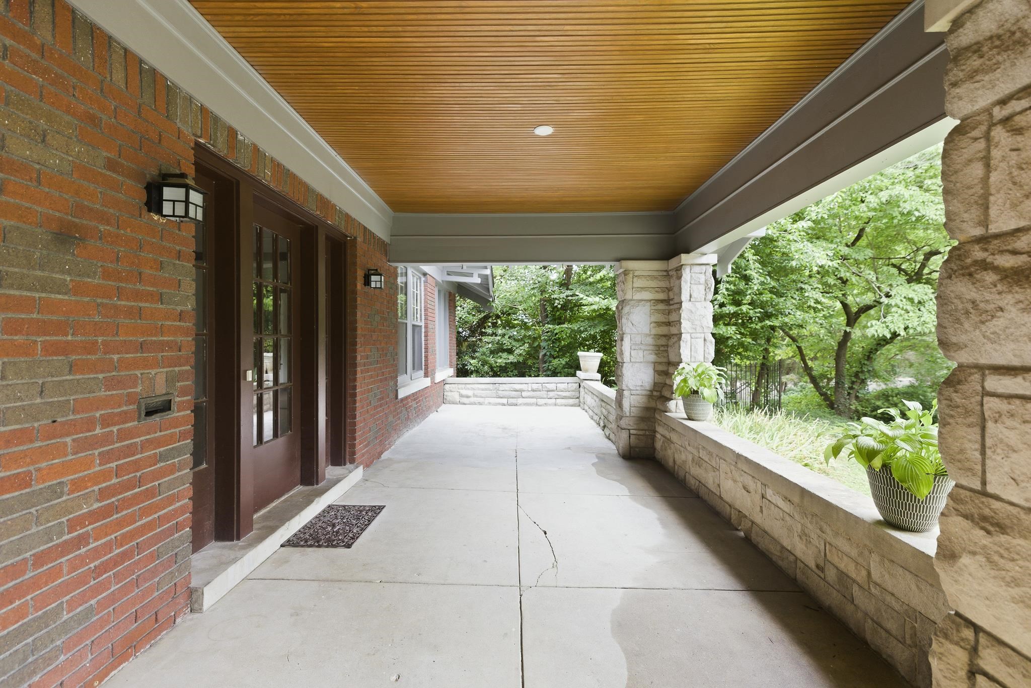 1830 Forest Ave Property Photo 4