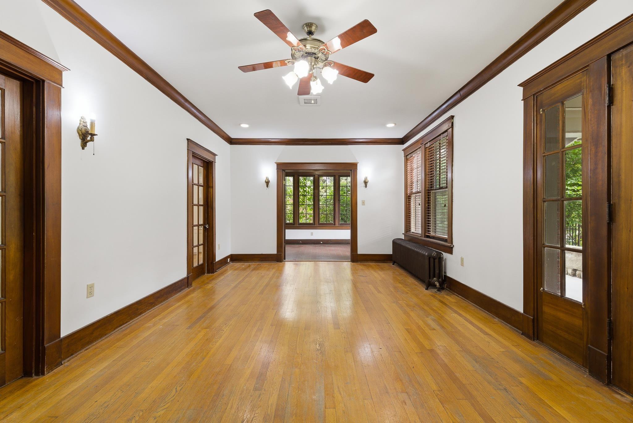 1830 Forest Ave Property Photo 8