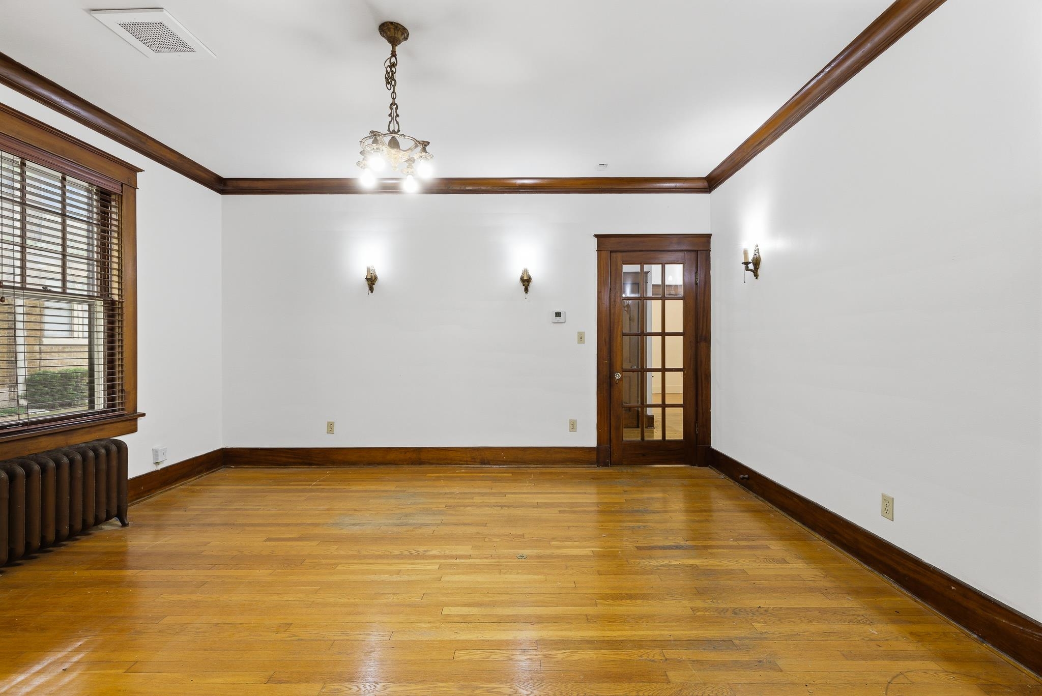 1830 Forest Ave Property Photo 10