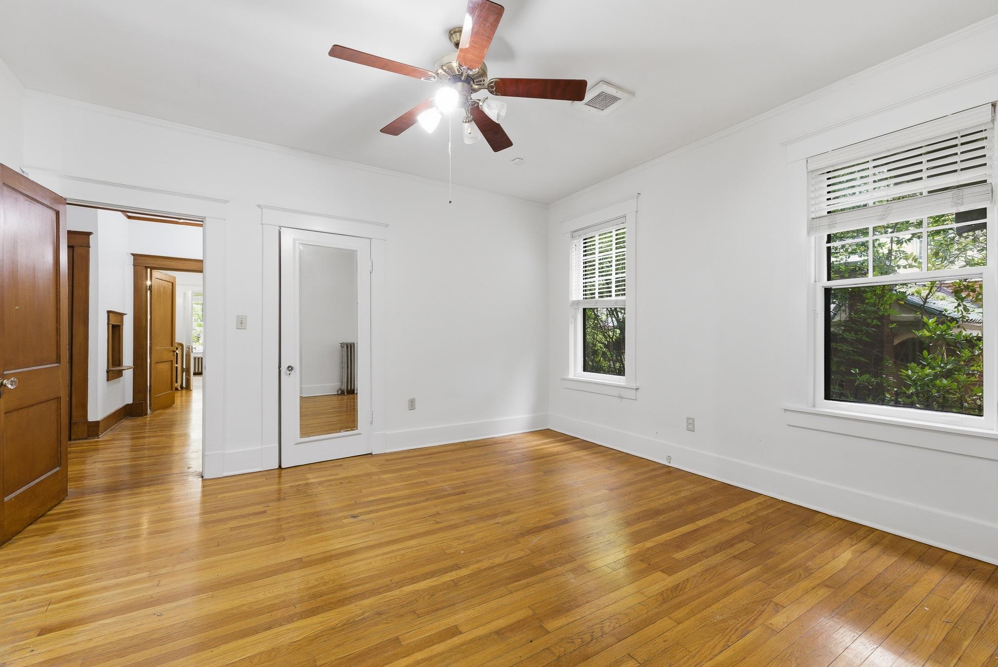 1830 Forest Ave Property Photo 12