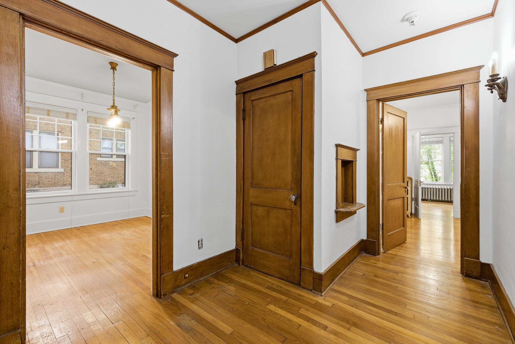 1830 Forest Ave Property Photo 13