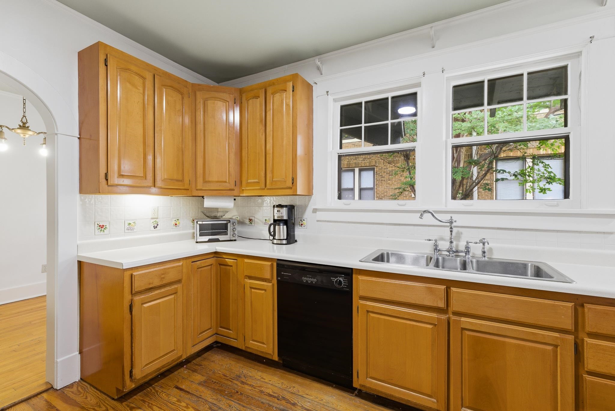 1830 Forest Ave Property Photo 16
