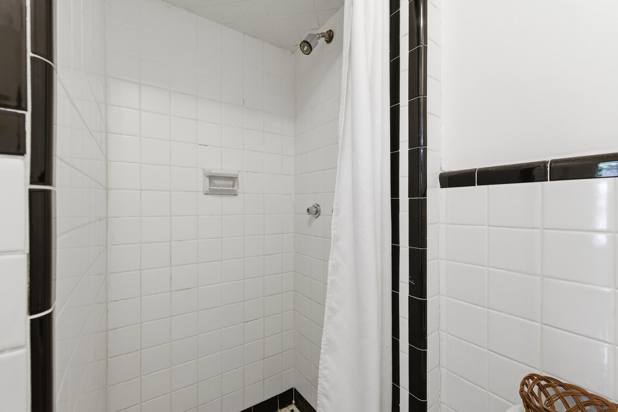 1830 Forest Ave Property Photo 22