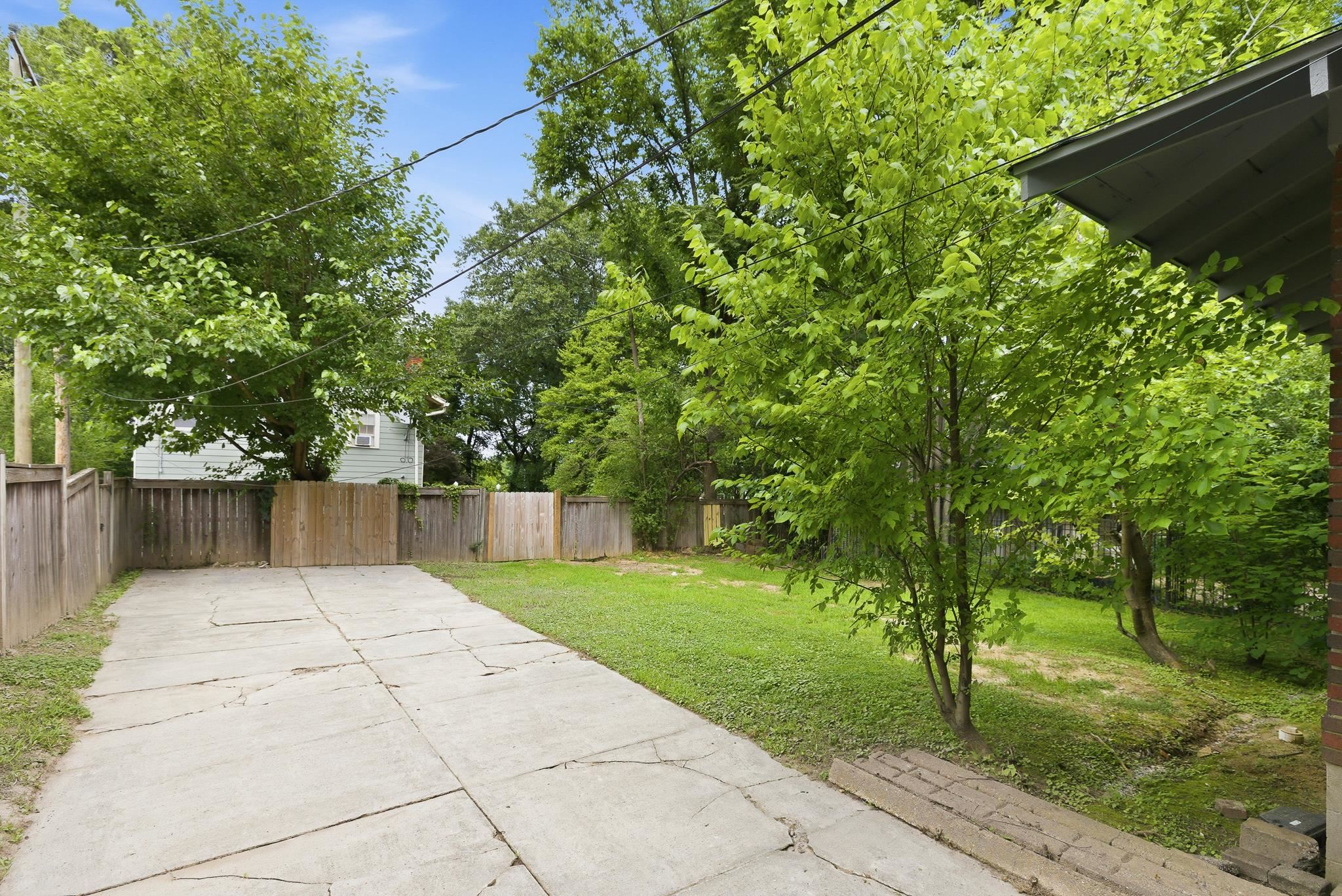 1830 Forest Ave Property Photo 28