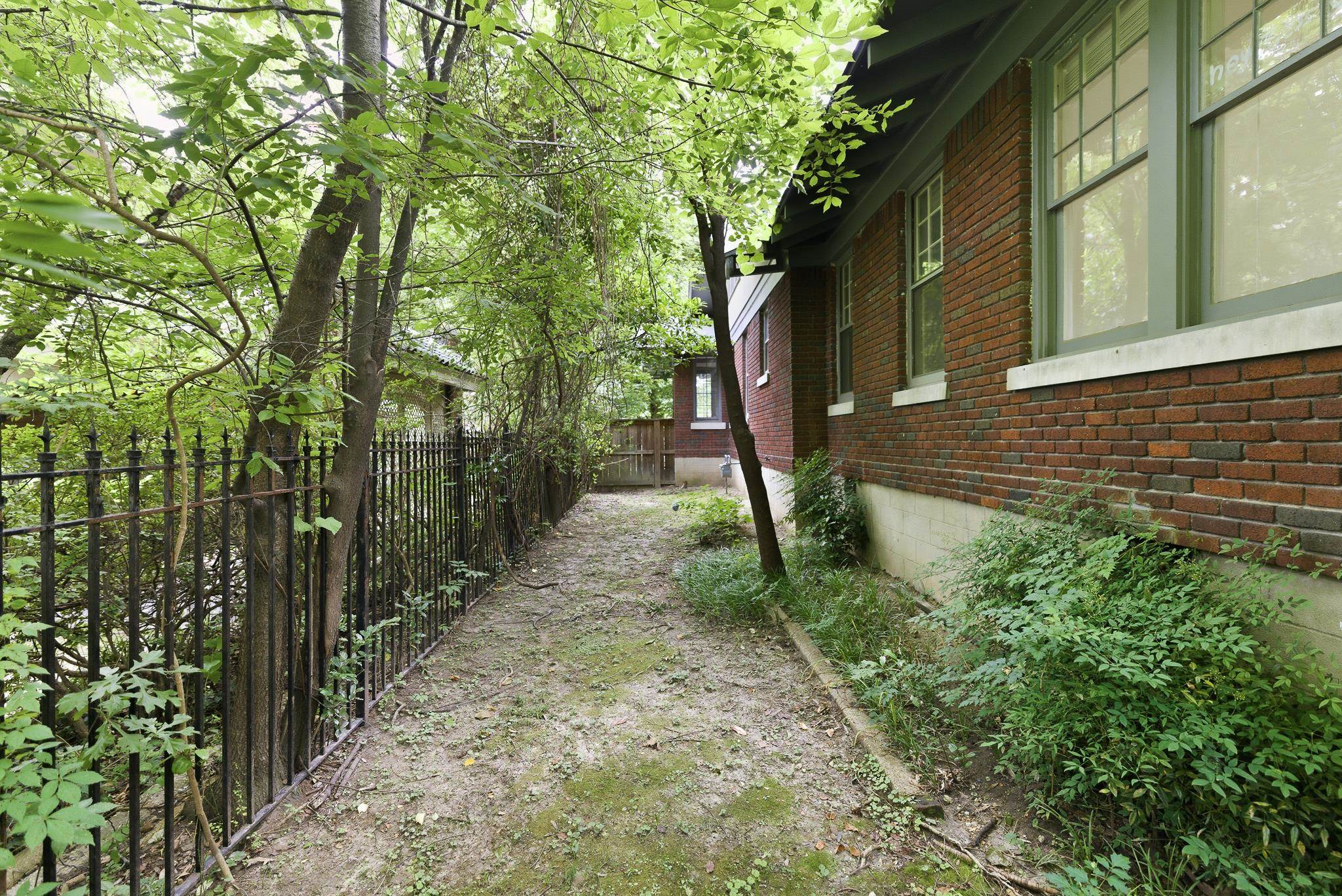 1830 Forest Ave Property Photo 30