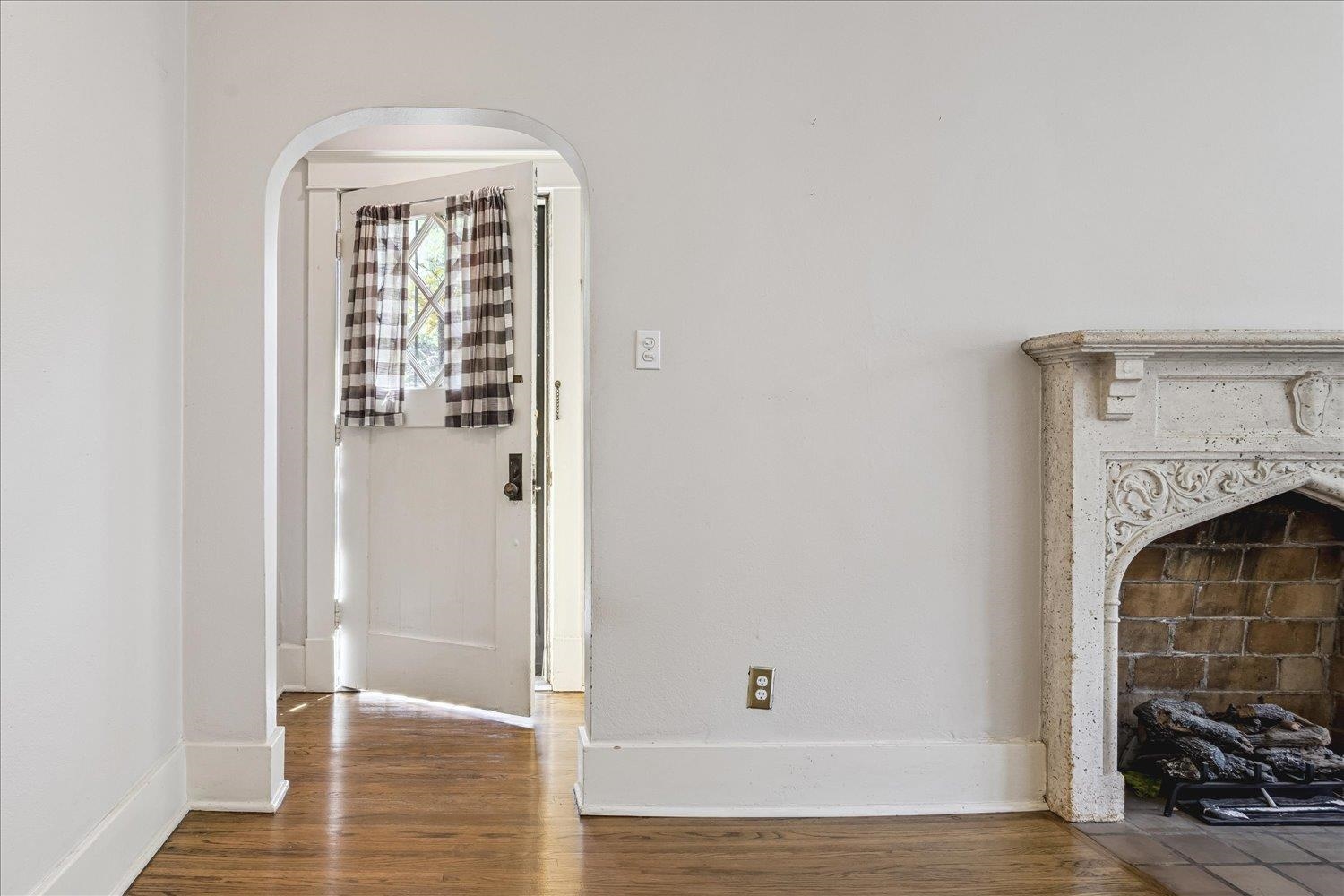 2126 University Cir Property Photo 7