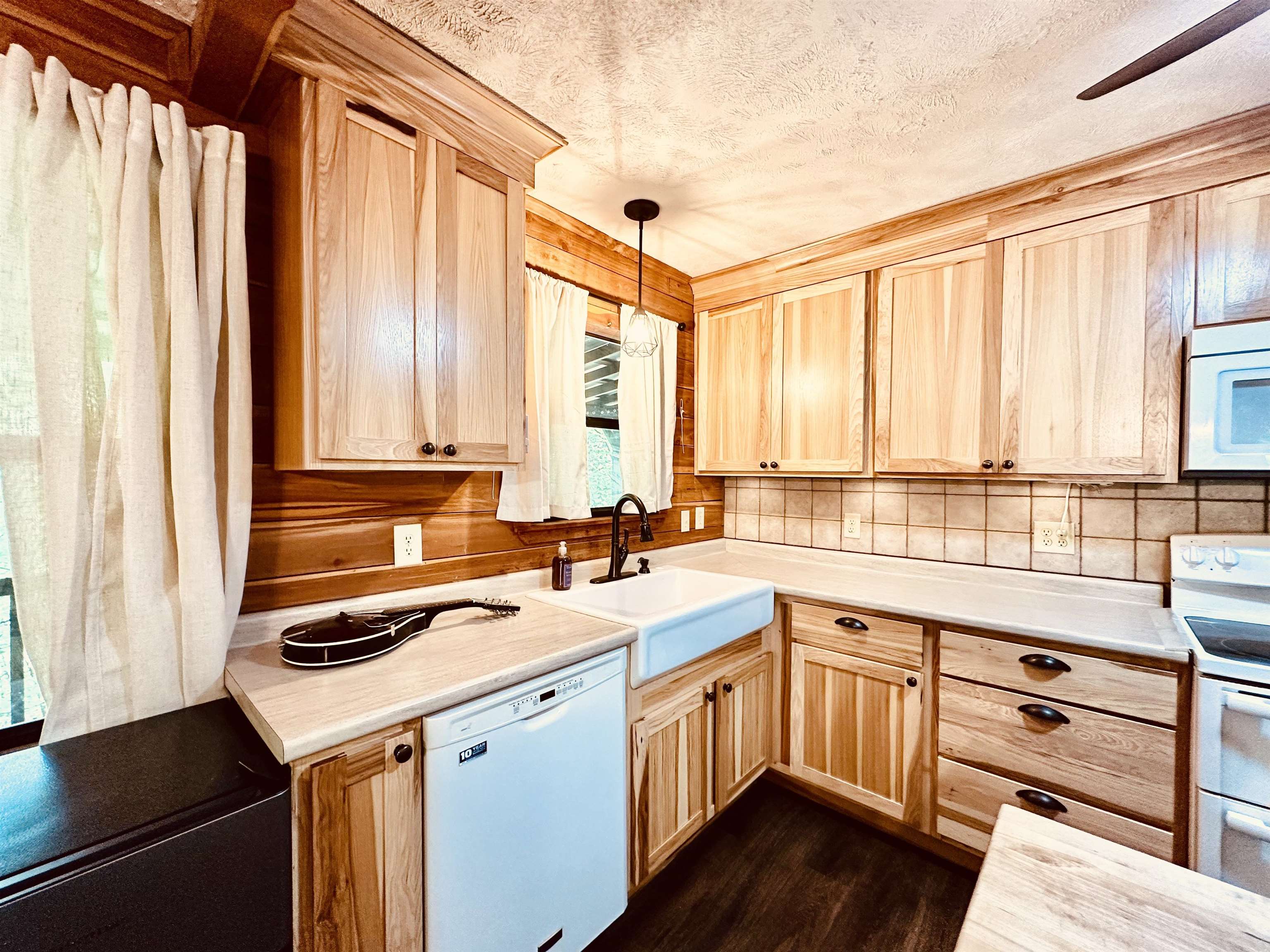 25 Kerr Ln Property Photo 13