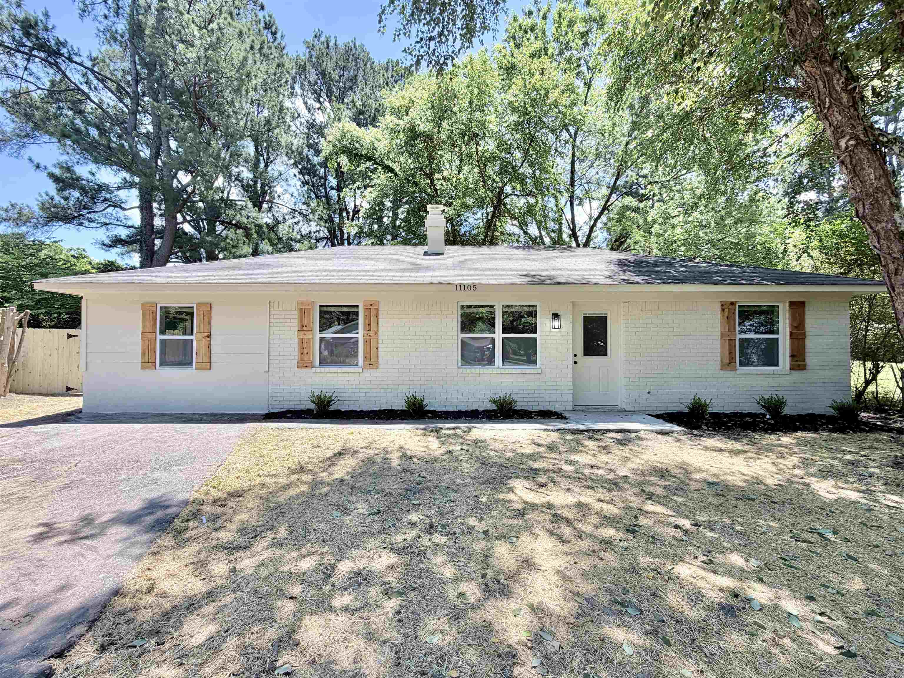 11105 DIXON ROBINSON DR Property Photo 1