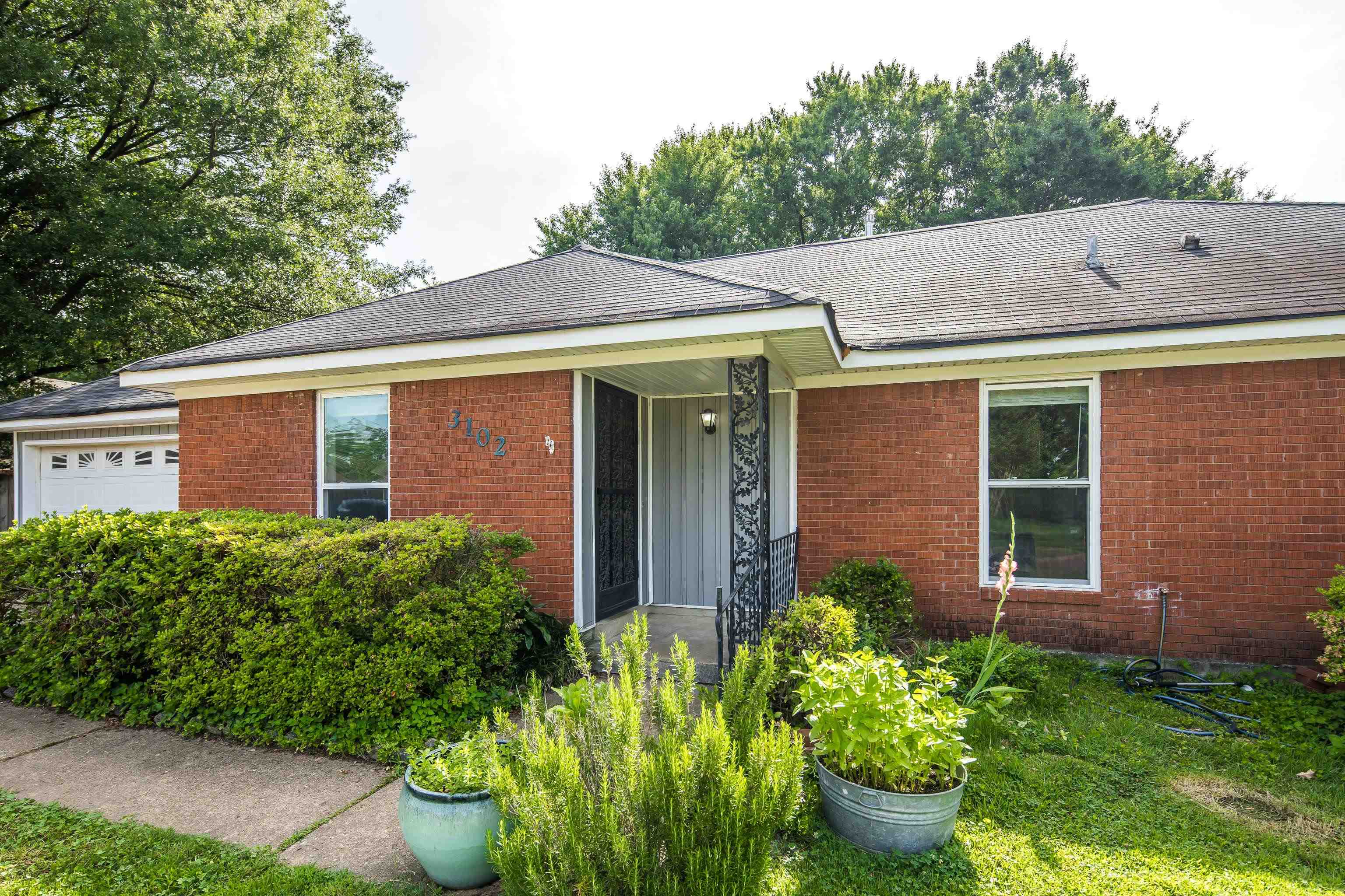3102 Newmarket Dr Property Photo 2