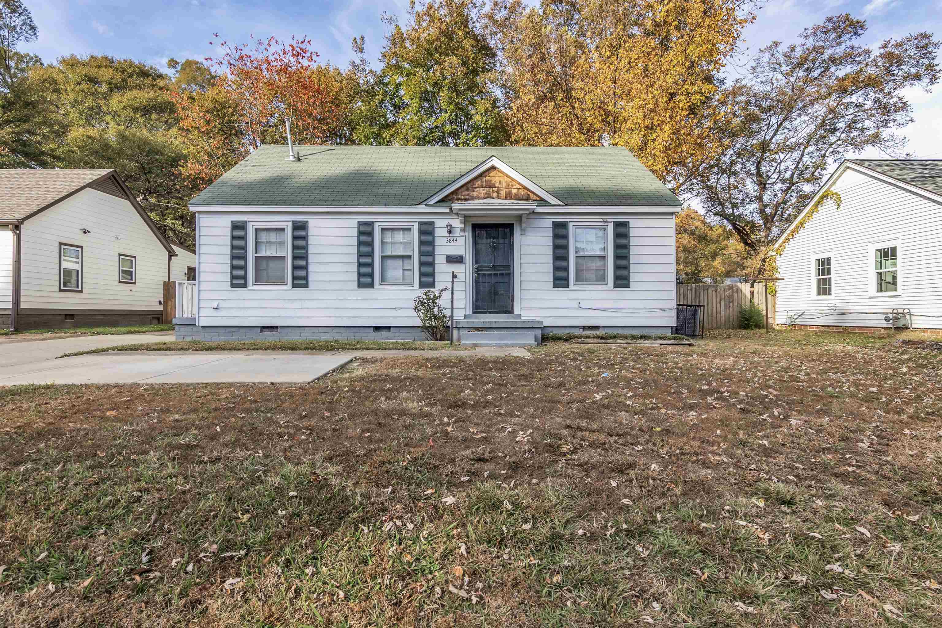 3844 WILSHIRE RD Property Photo 1