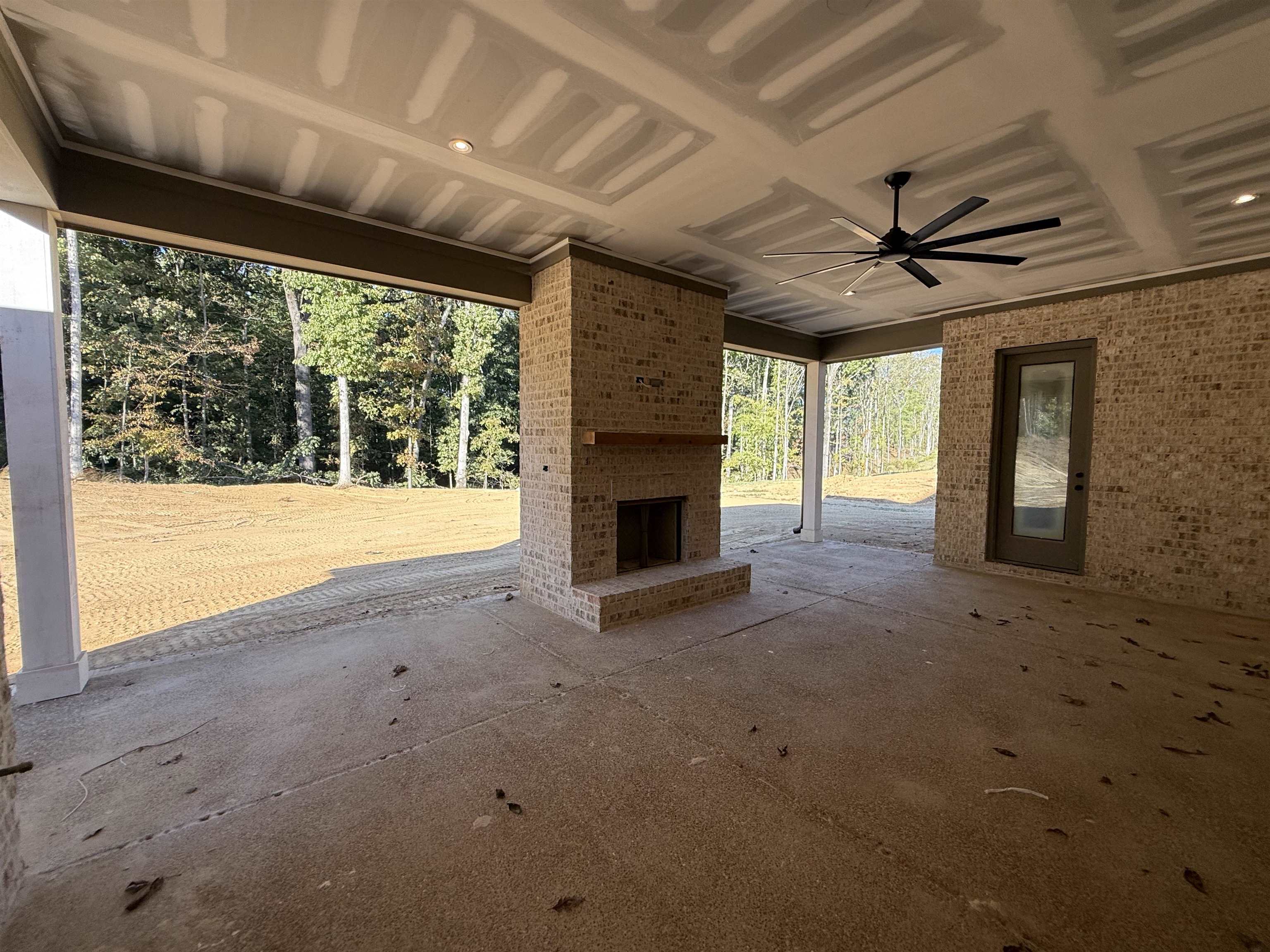 9544 Duck Pond Ct Property Photo 6