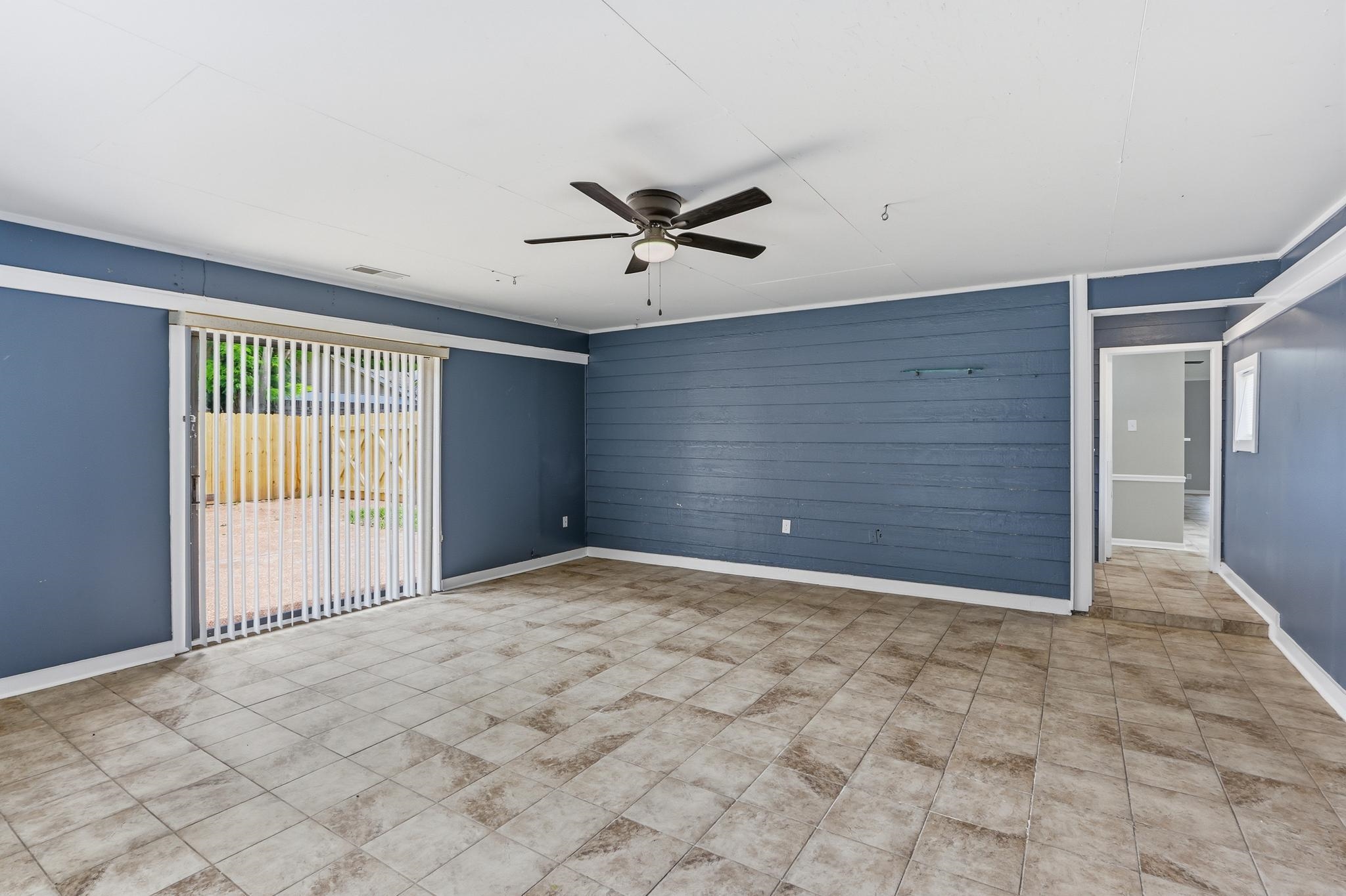 7599 Valley Glen Rd Property Photo 10
