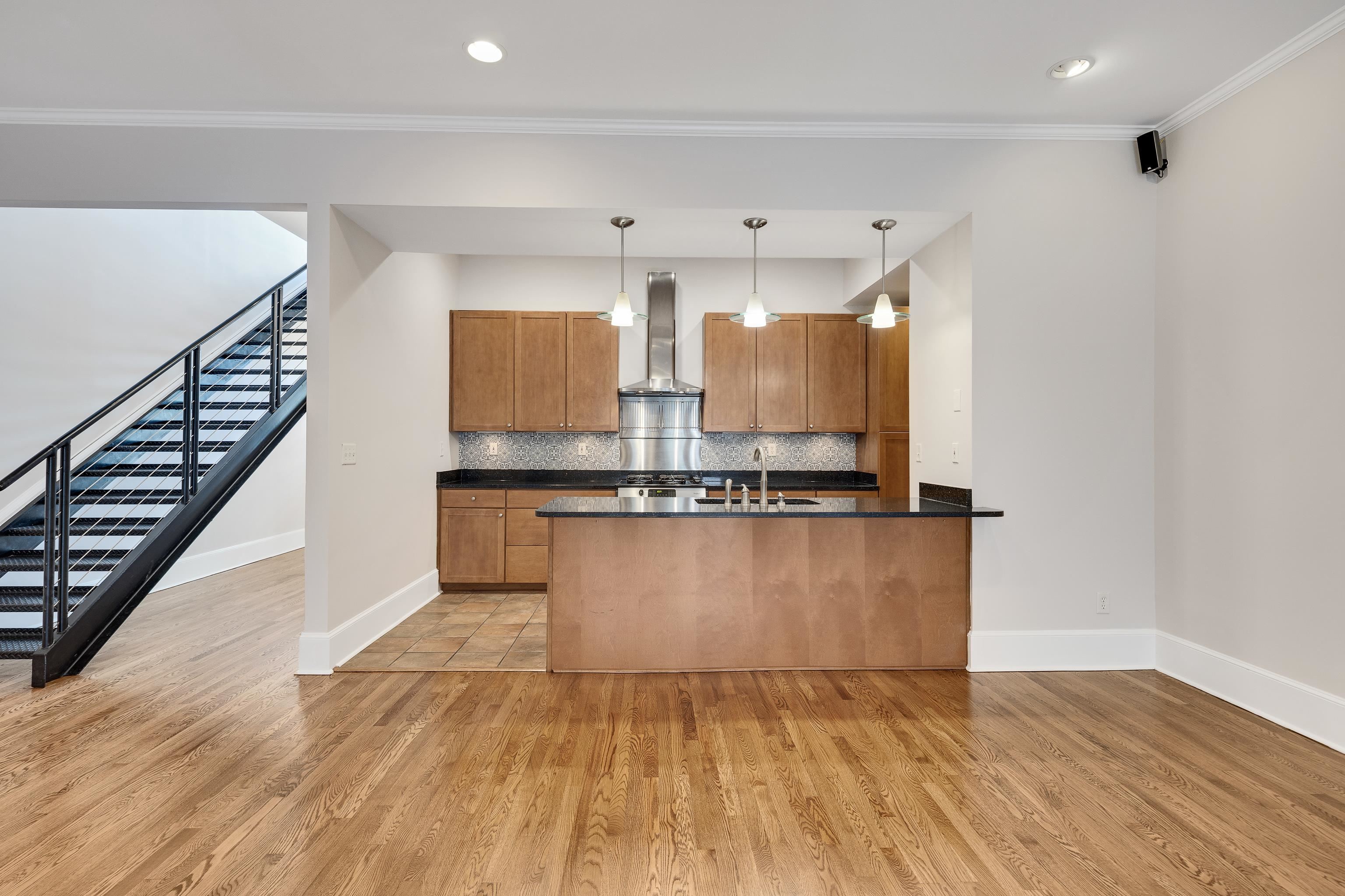 579 S Front St Property Photo 15