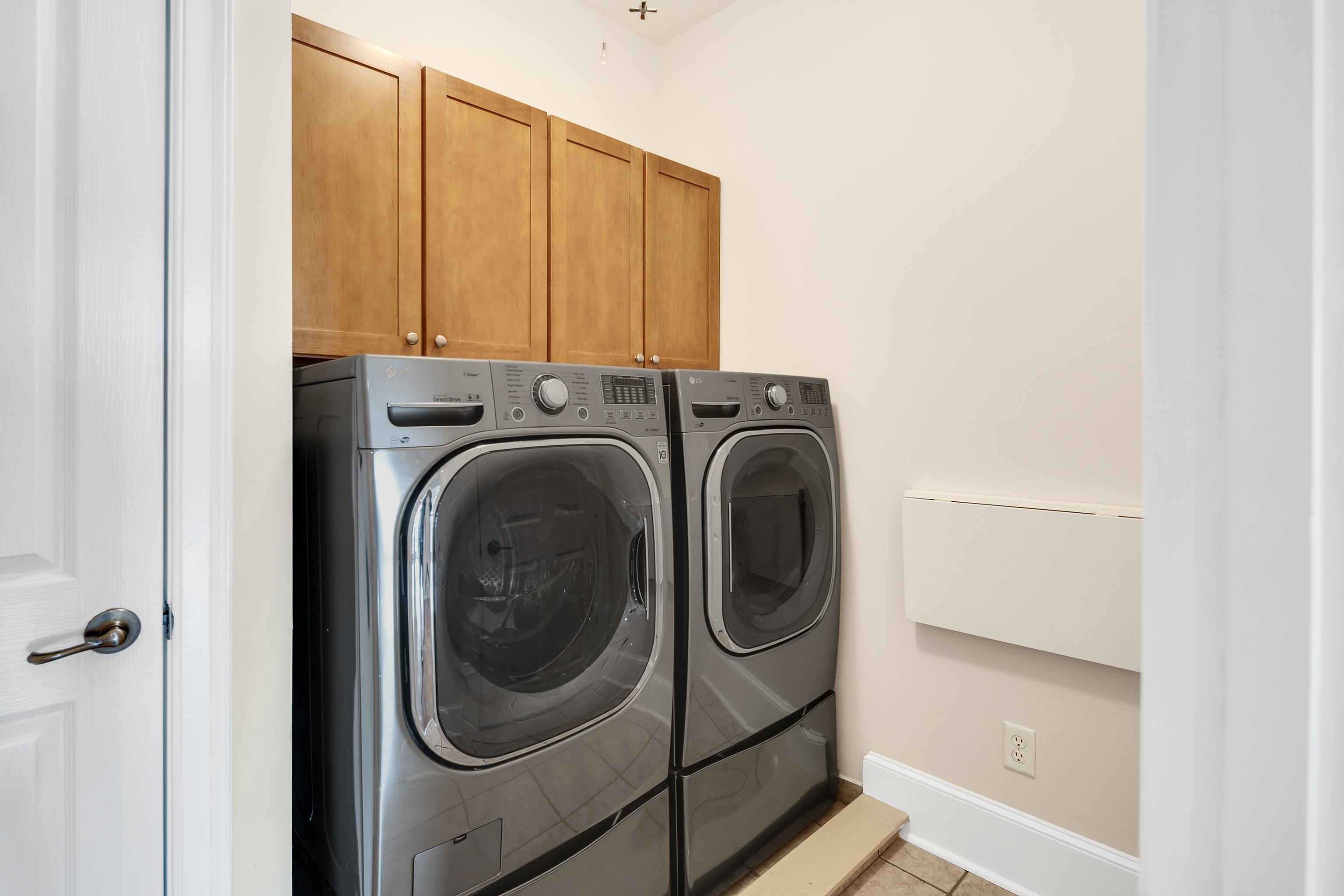 579 S Front St Property Photo 23