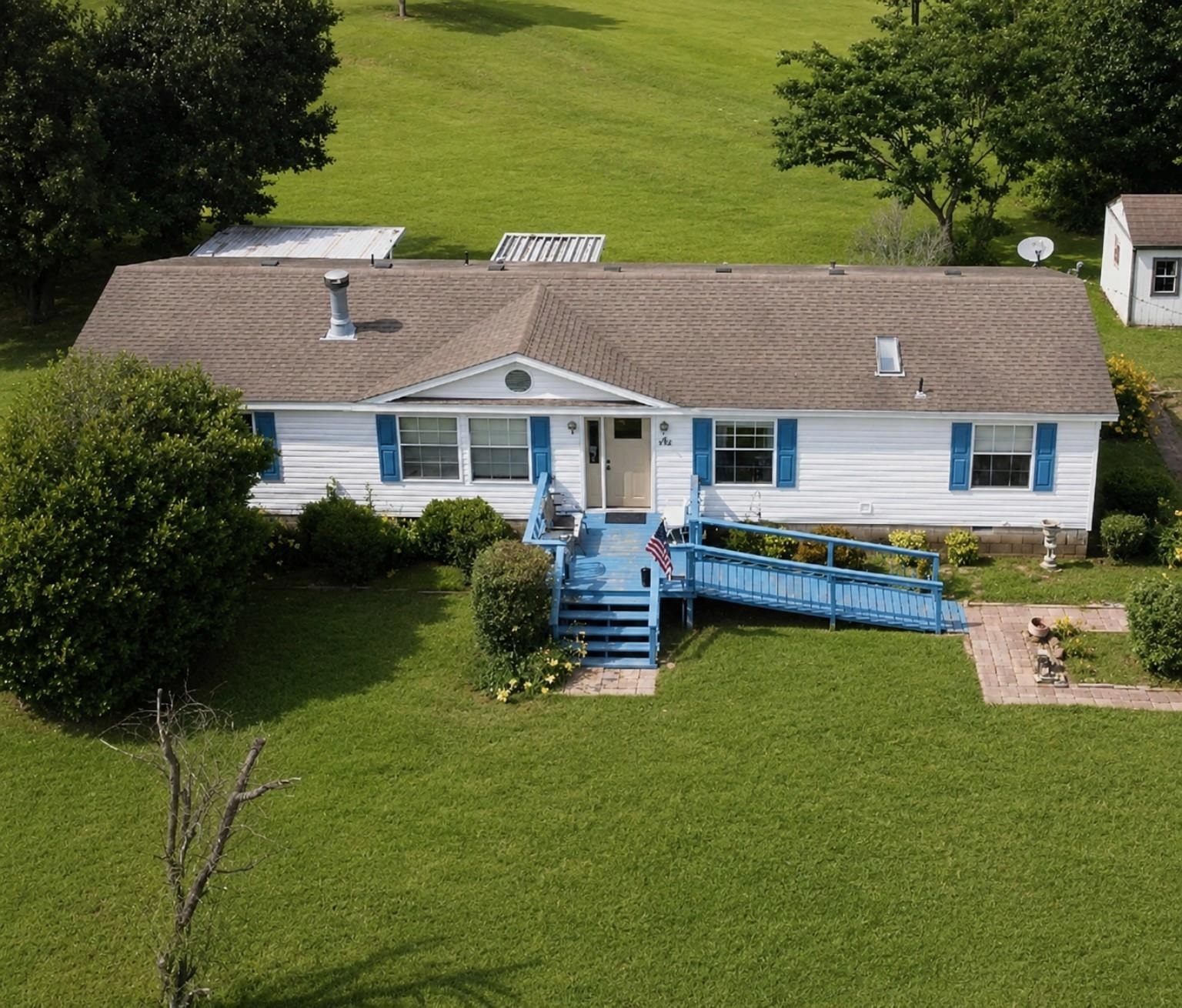 656 Robertson Rd Property Photo 1