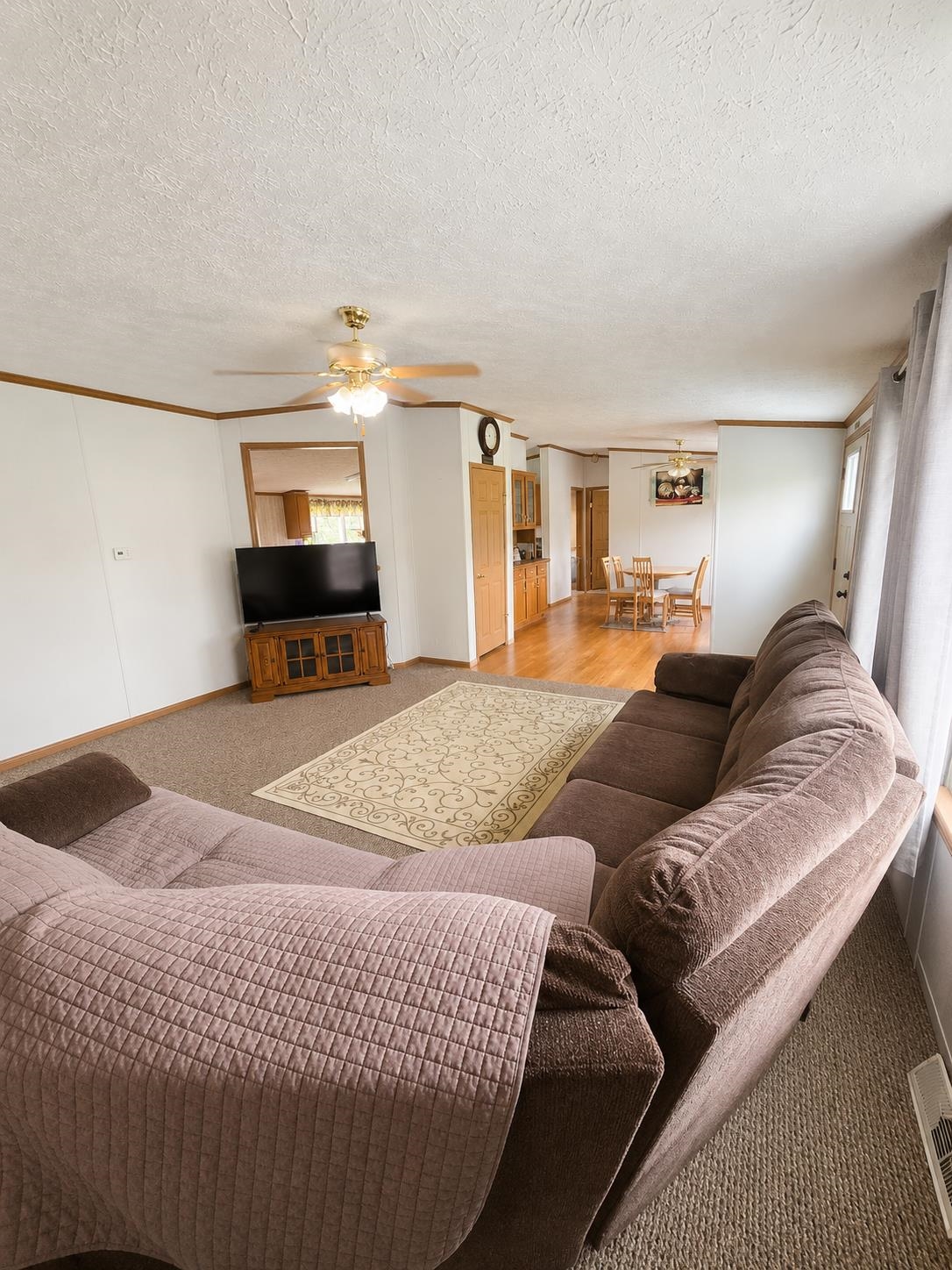 656 Robertson Rd Property Photo 3