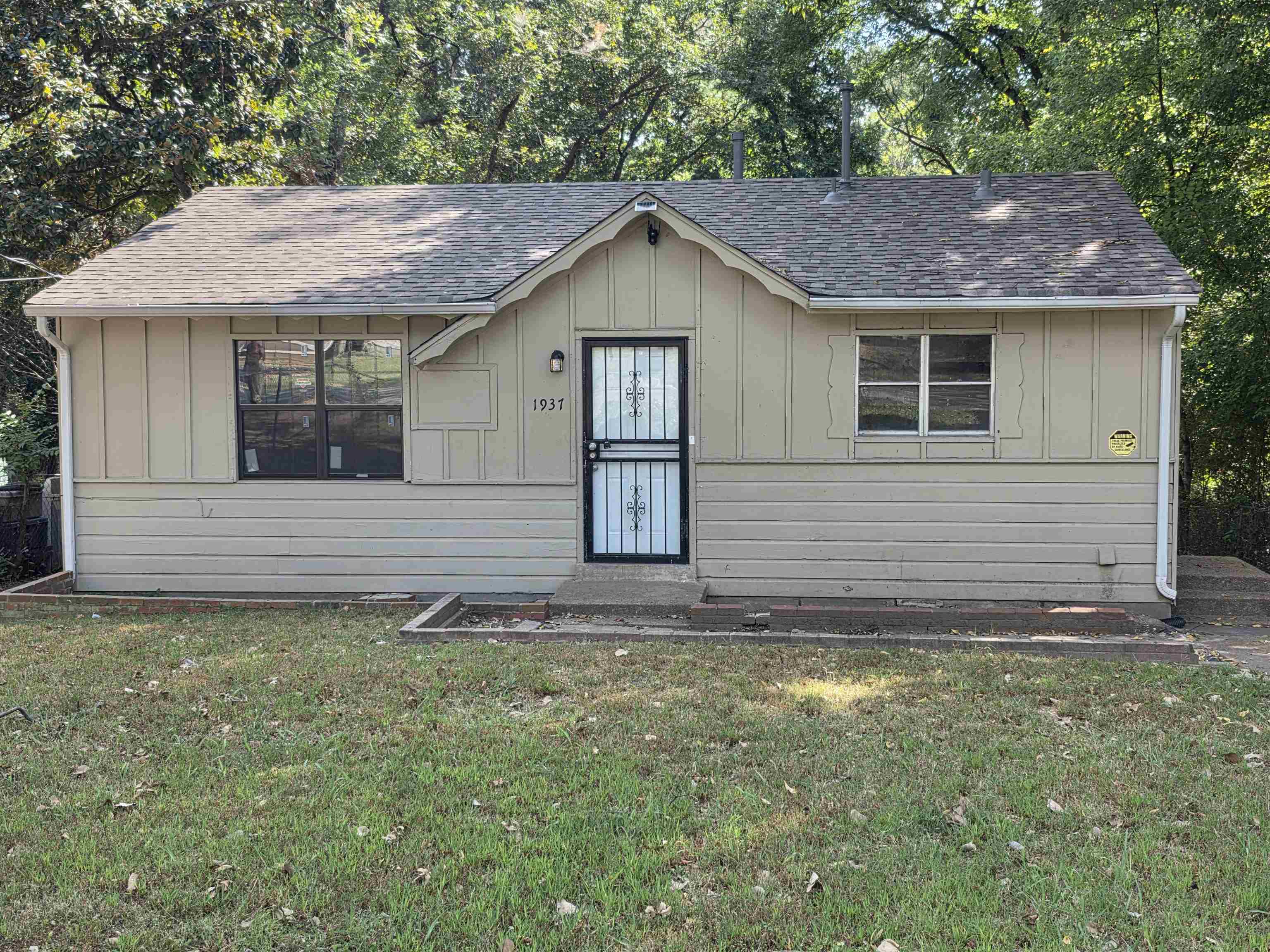 1937 Pinedale Ave Property Photo 1