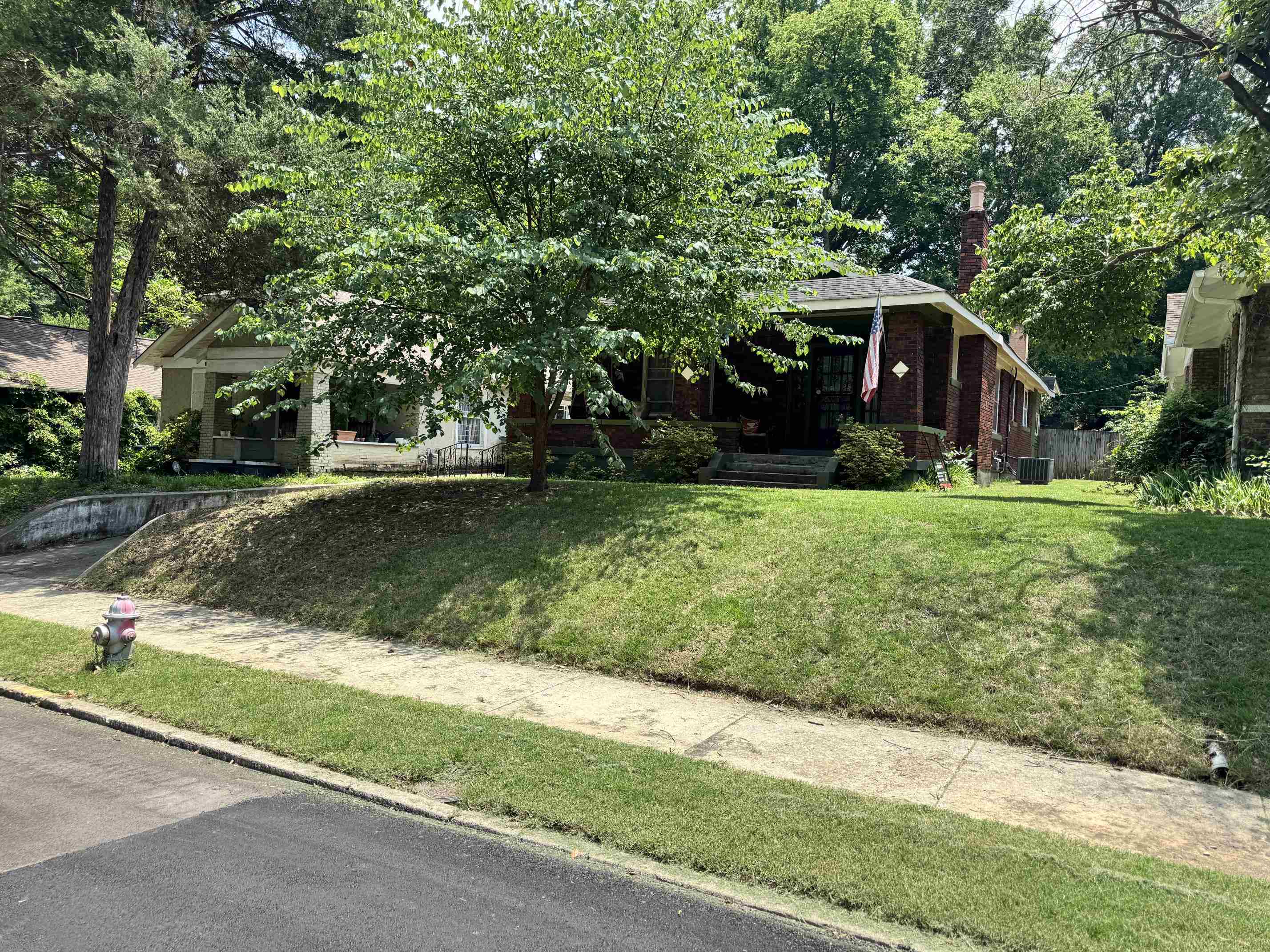 1983 Evelyn Ave Property Photo 3
