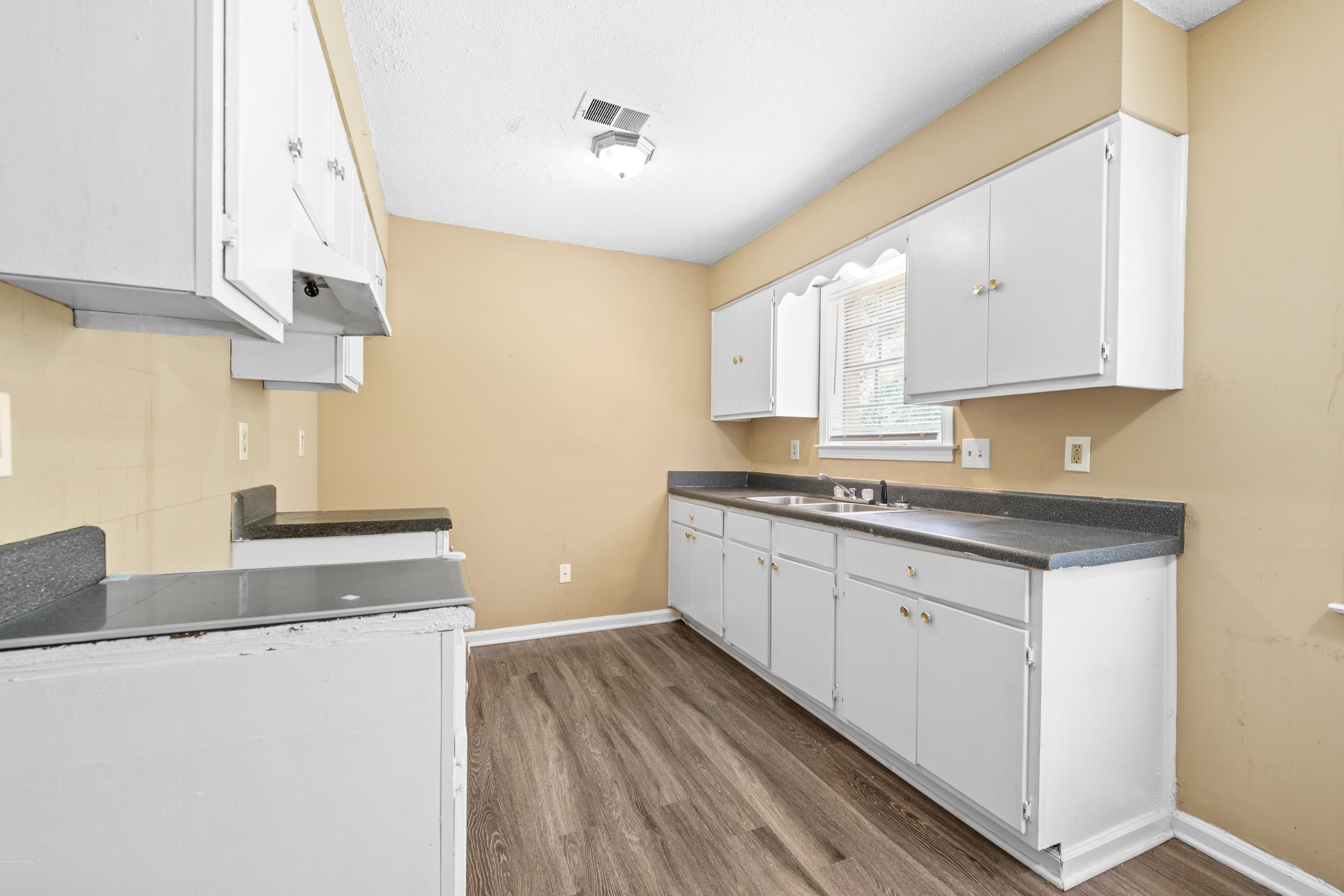3873 Kerston Dr Property Photo 3