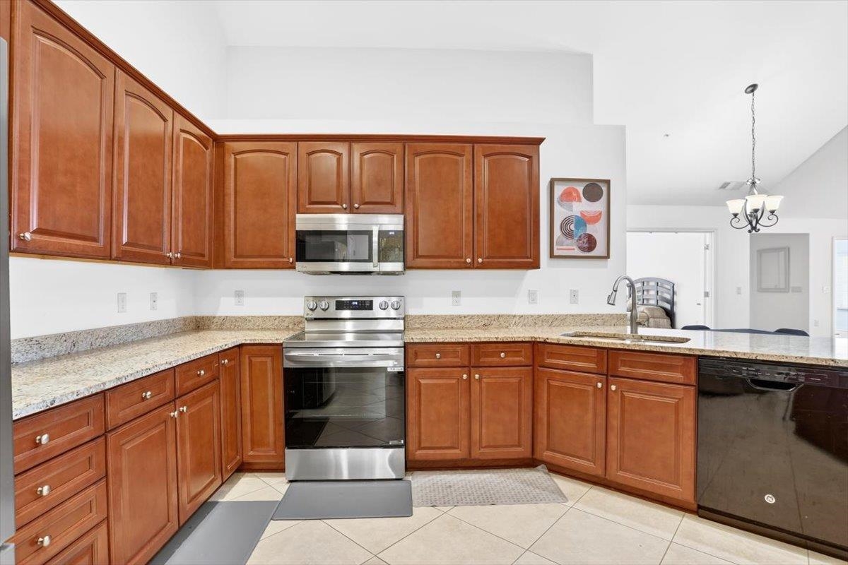 1601 E Southfield Cir E Property Photo 10