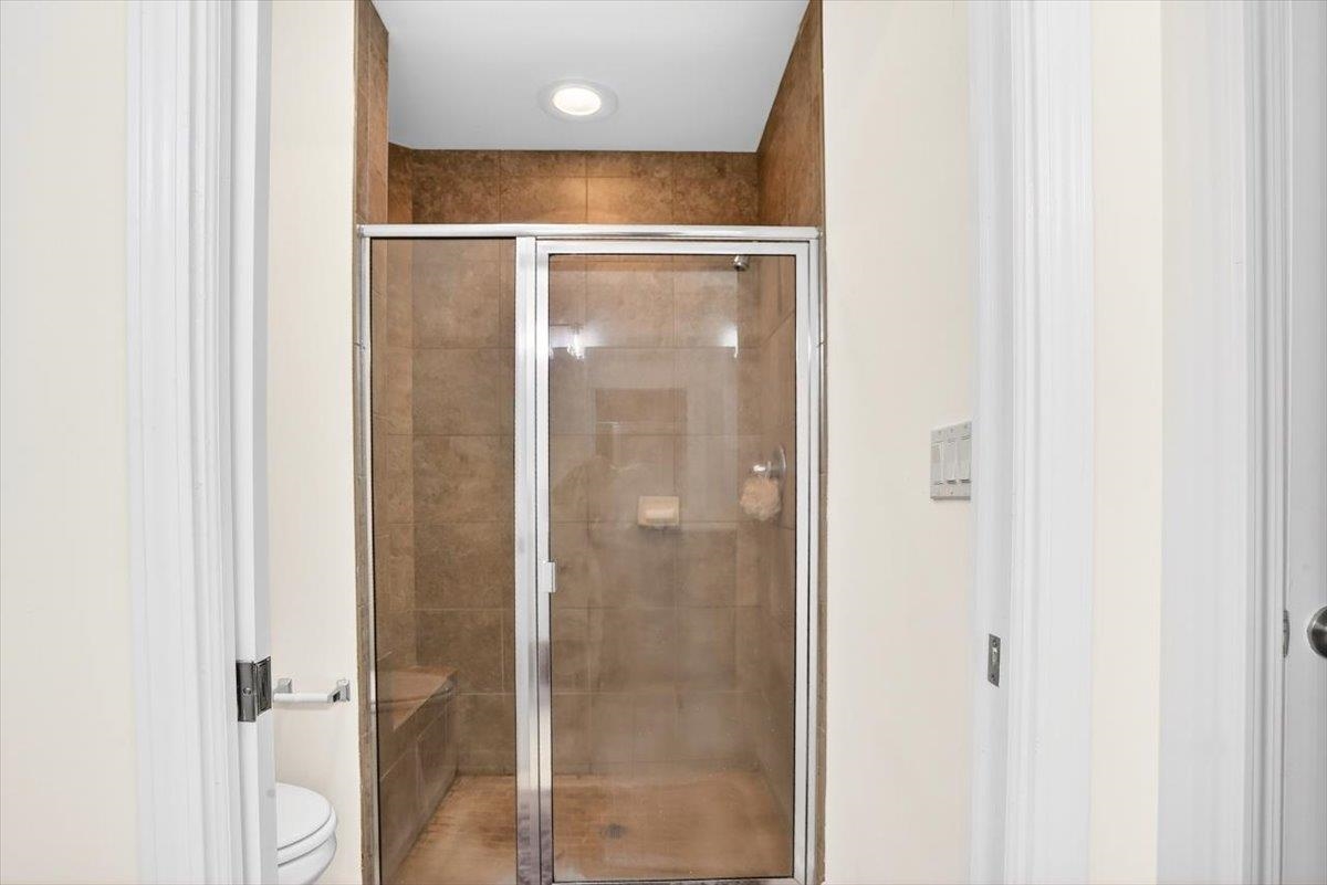 1601 E Southfield Cir E Property Photo 14