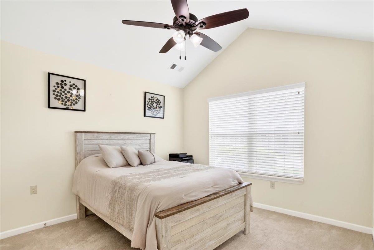 1601 E Southfield Cir E Property Photo 15