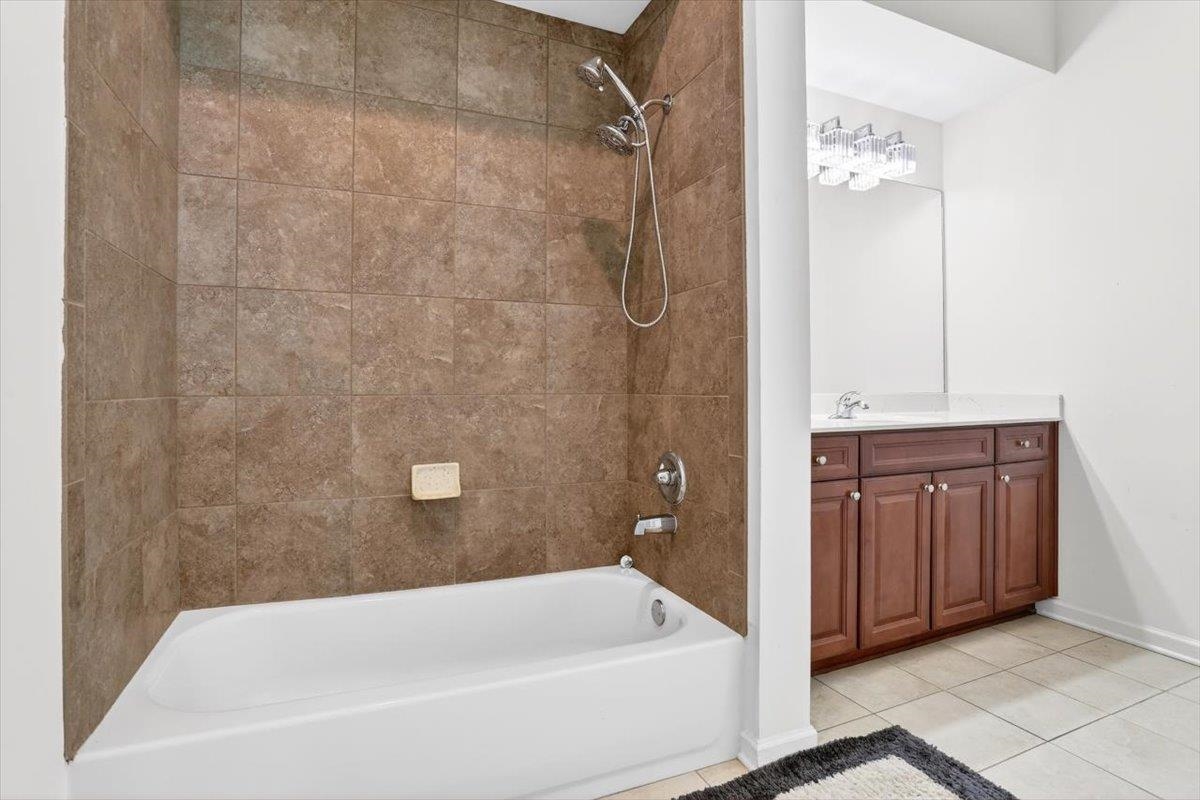 1601 E Southfield Cir E Property Photo 17