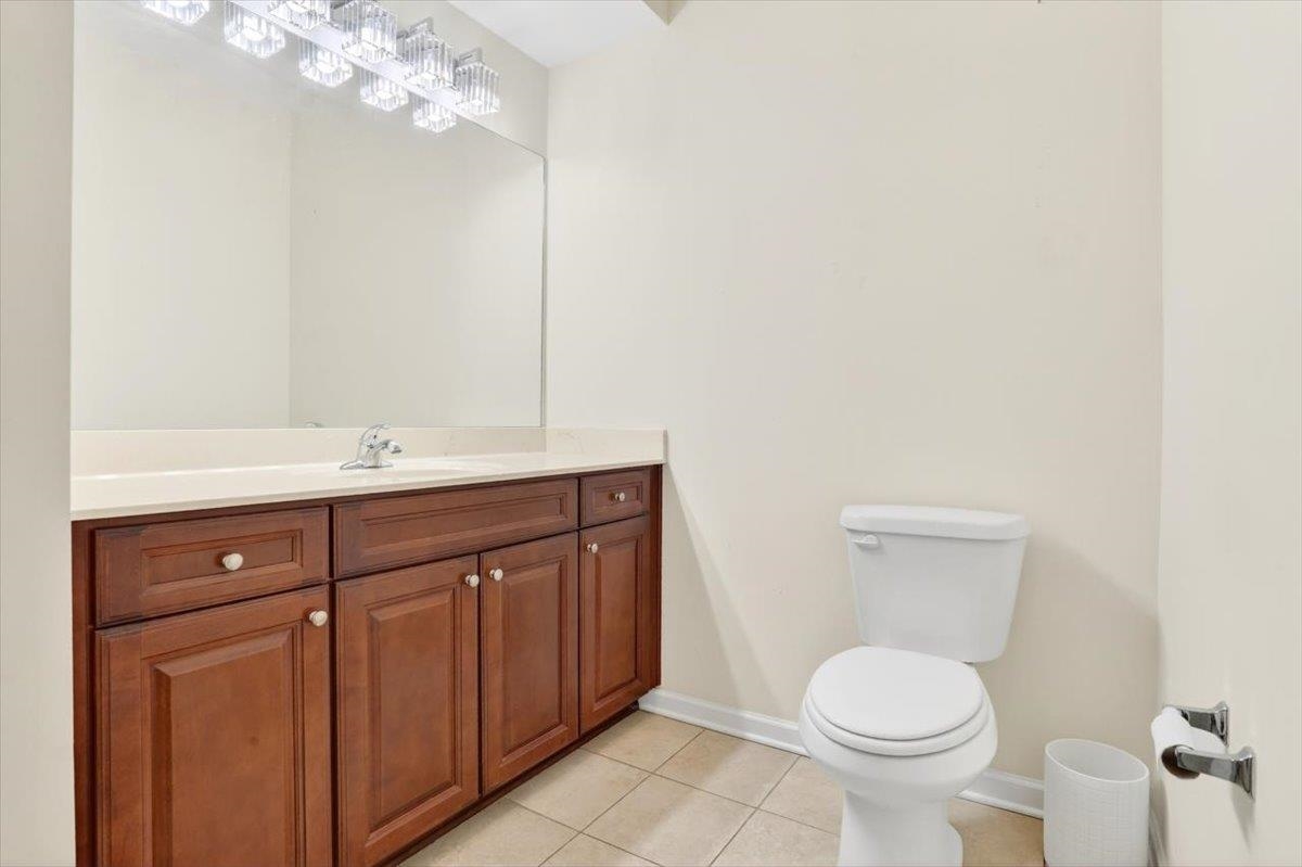 1601 E Southfield Cir E Property Photo 18
