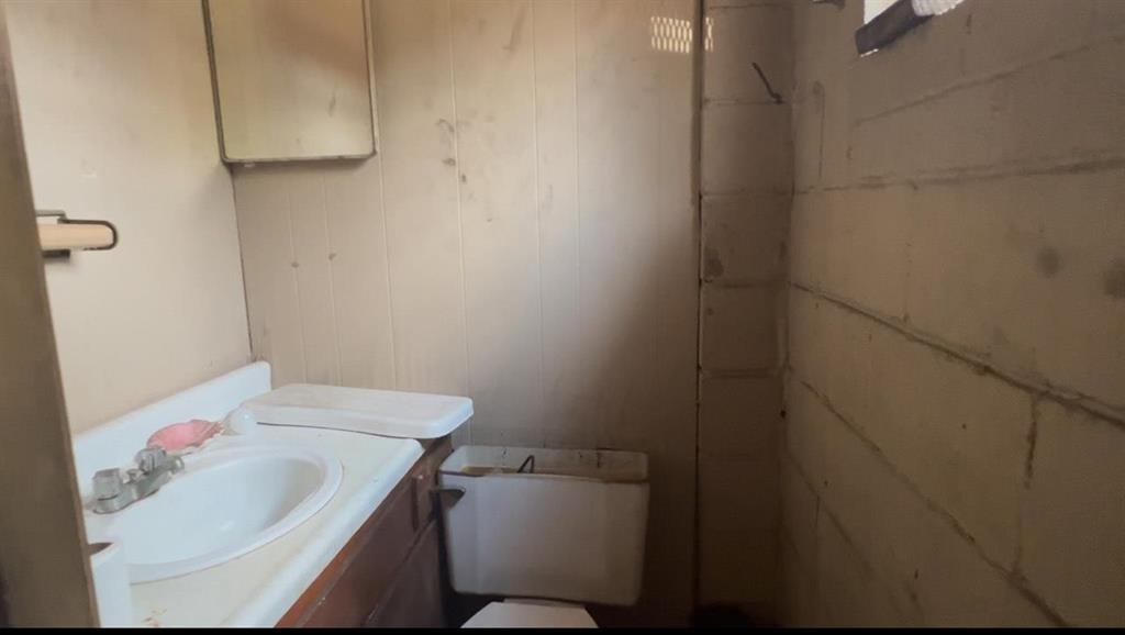 1390 Stonewall St Property Photo 9