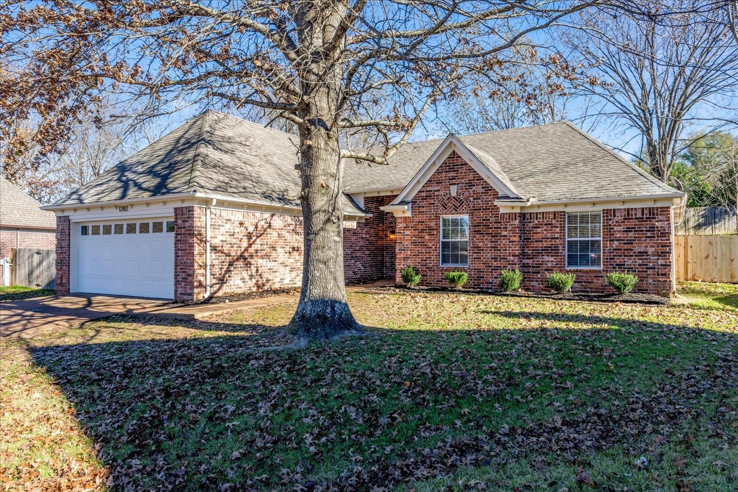 1282 River Bank Dr Property Photo 2