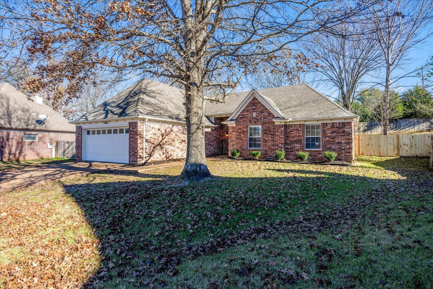 1282 River Bank Dr Property Photo 3