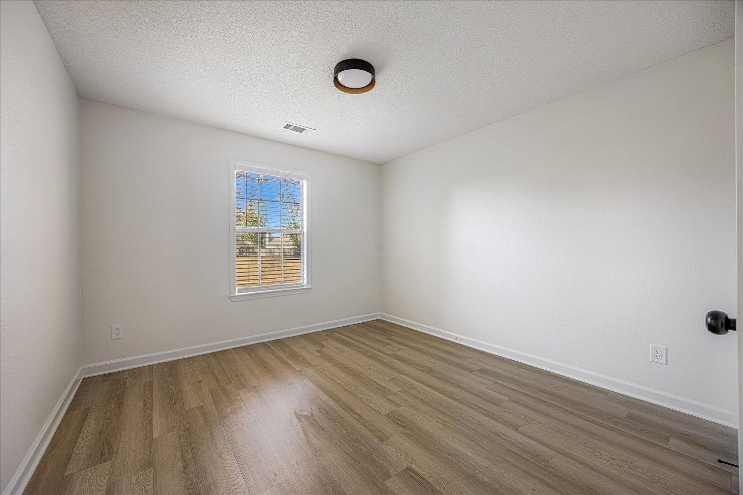 1282 River Bank Dr Property Photo 7