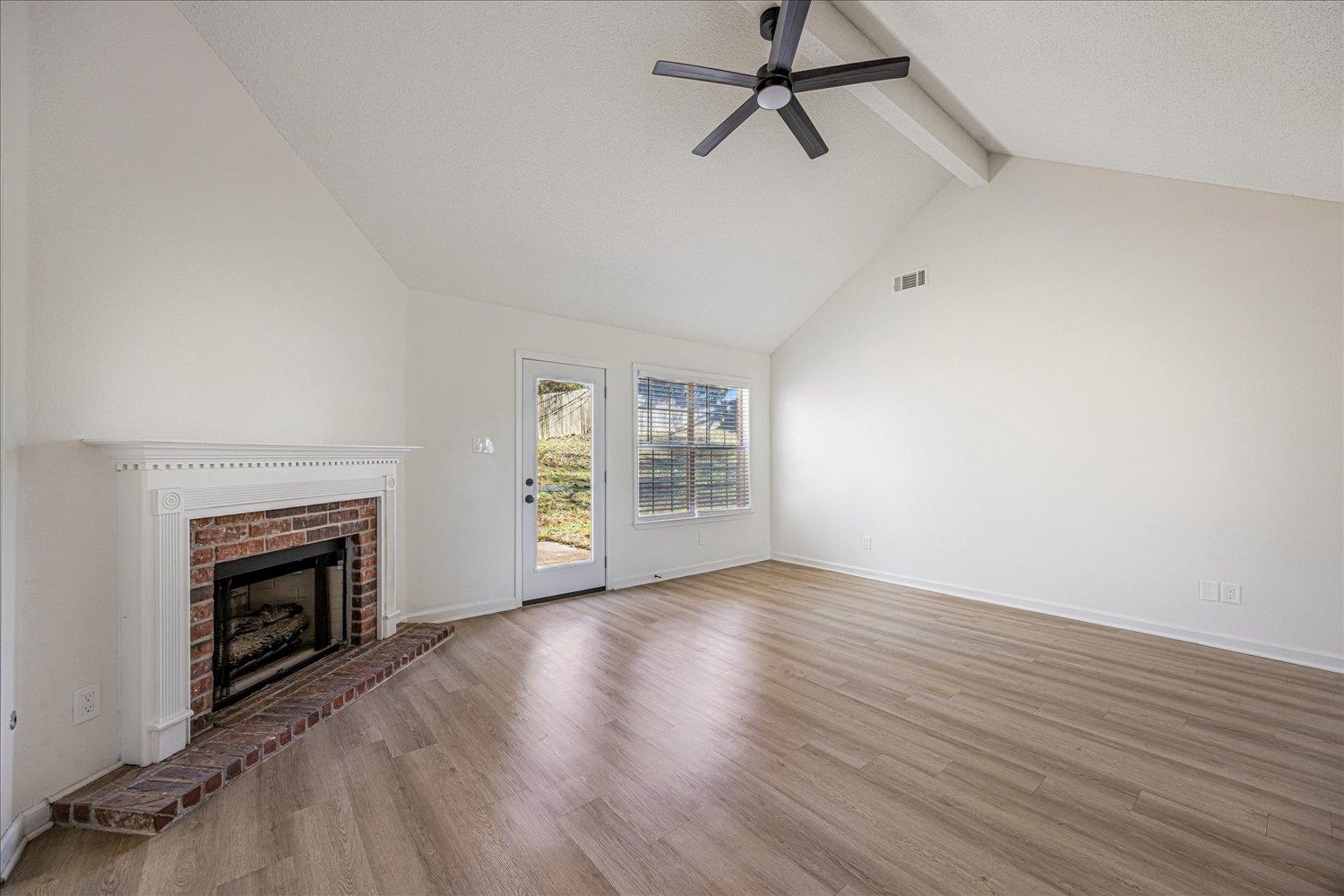1282 River Bank Dr Property Photo 16