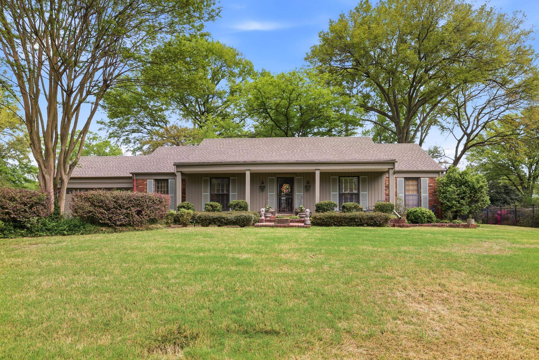 6668 MONMOUTH DR Property Photo 1