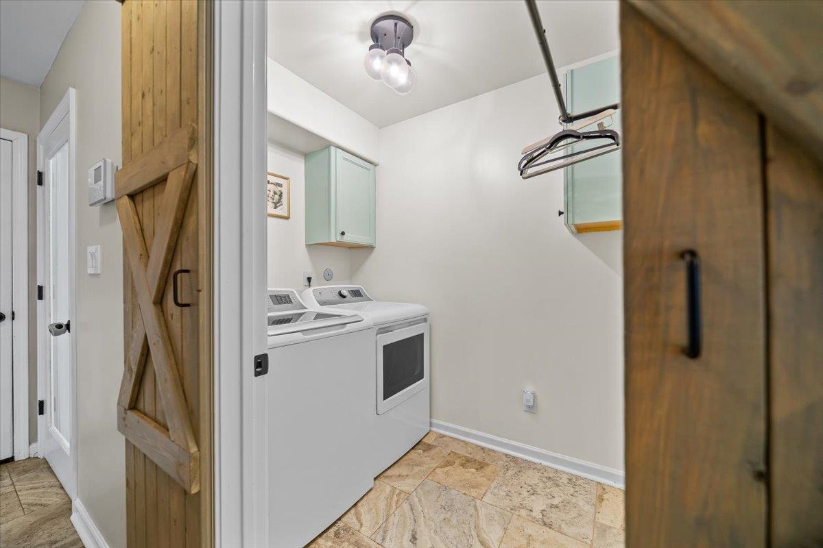 10 Inez Cv Property Photo 16