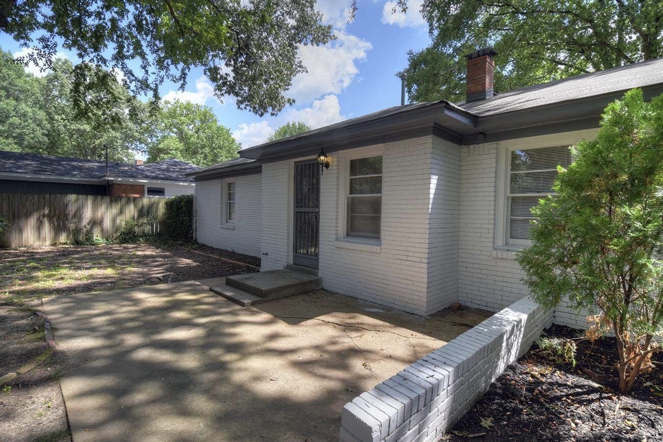 4624 Leatherwood St Property Photo 4