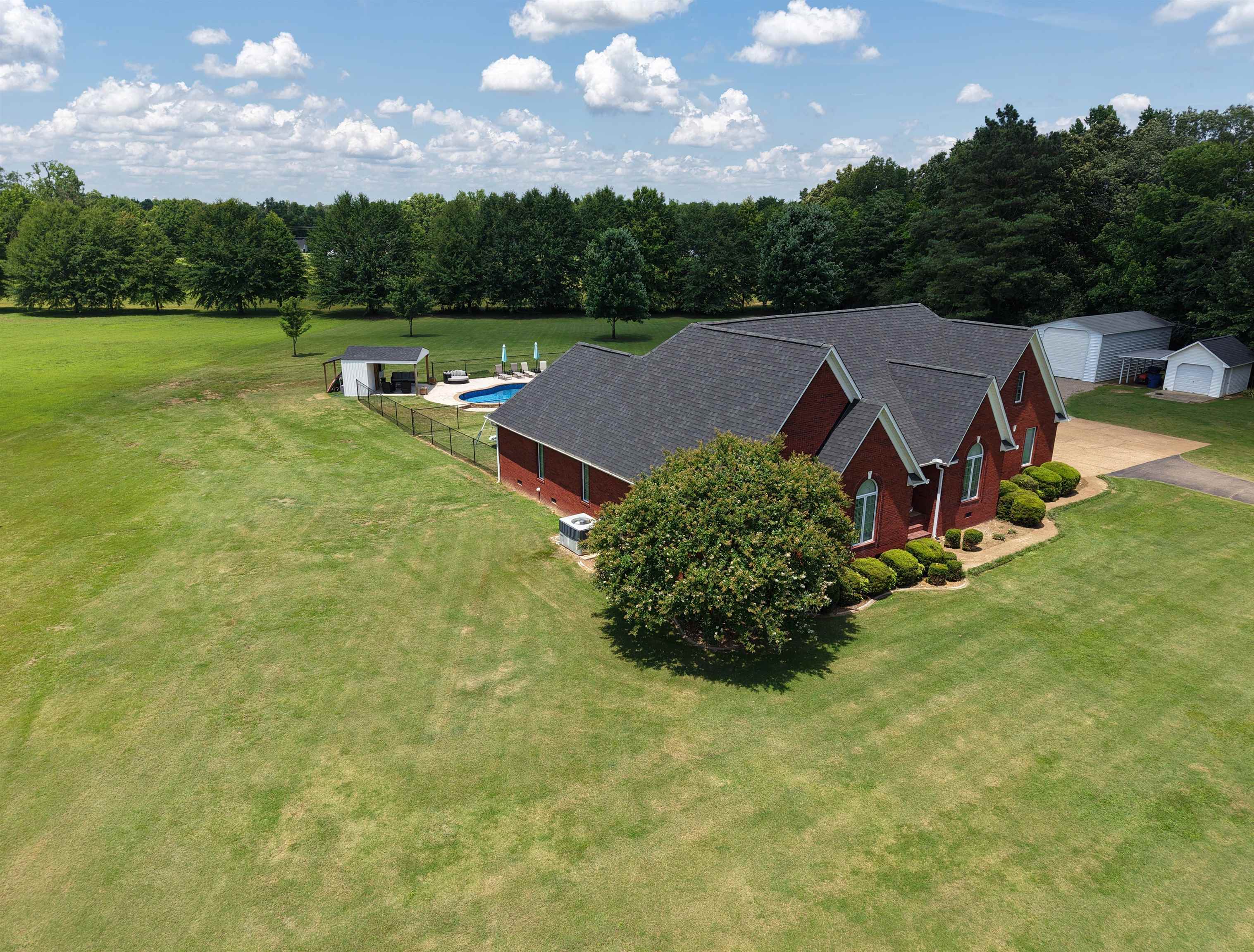 1550 Blanton Rd Property Photo 7